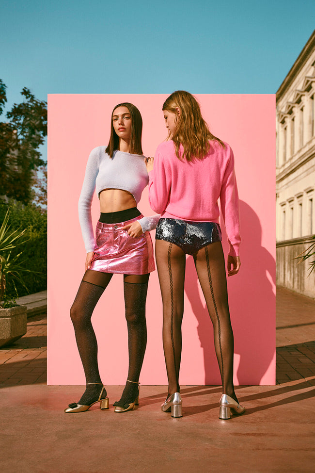 جوارب سوداء بنصميم اللانهاية الفضية من بينتيليسيوس Hover Image