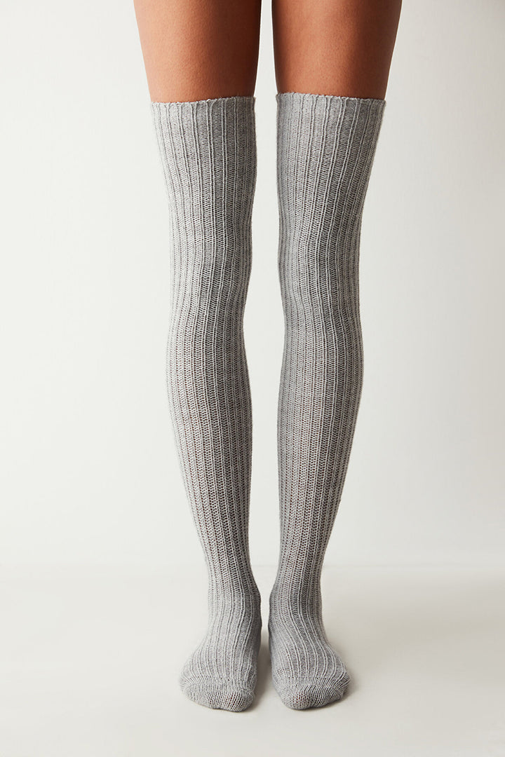Endless Ribbed Light Gray Knee Socks