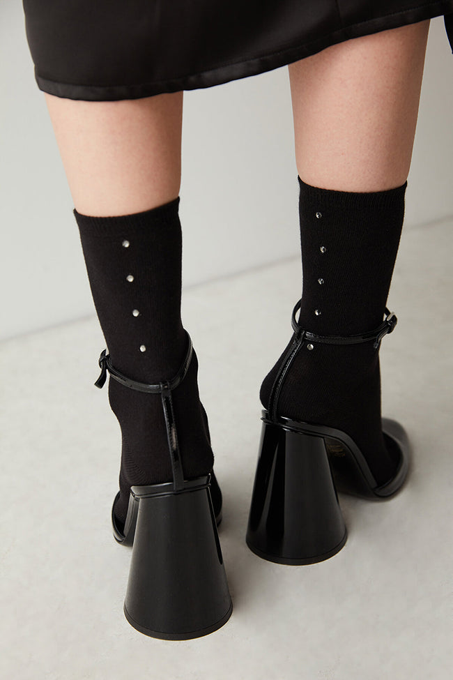 جوارب سوداء سيركل ستون Hover Image