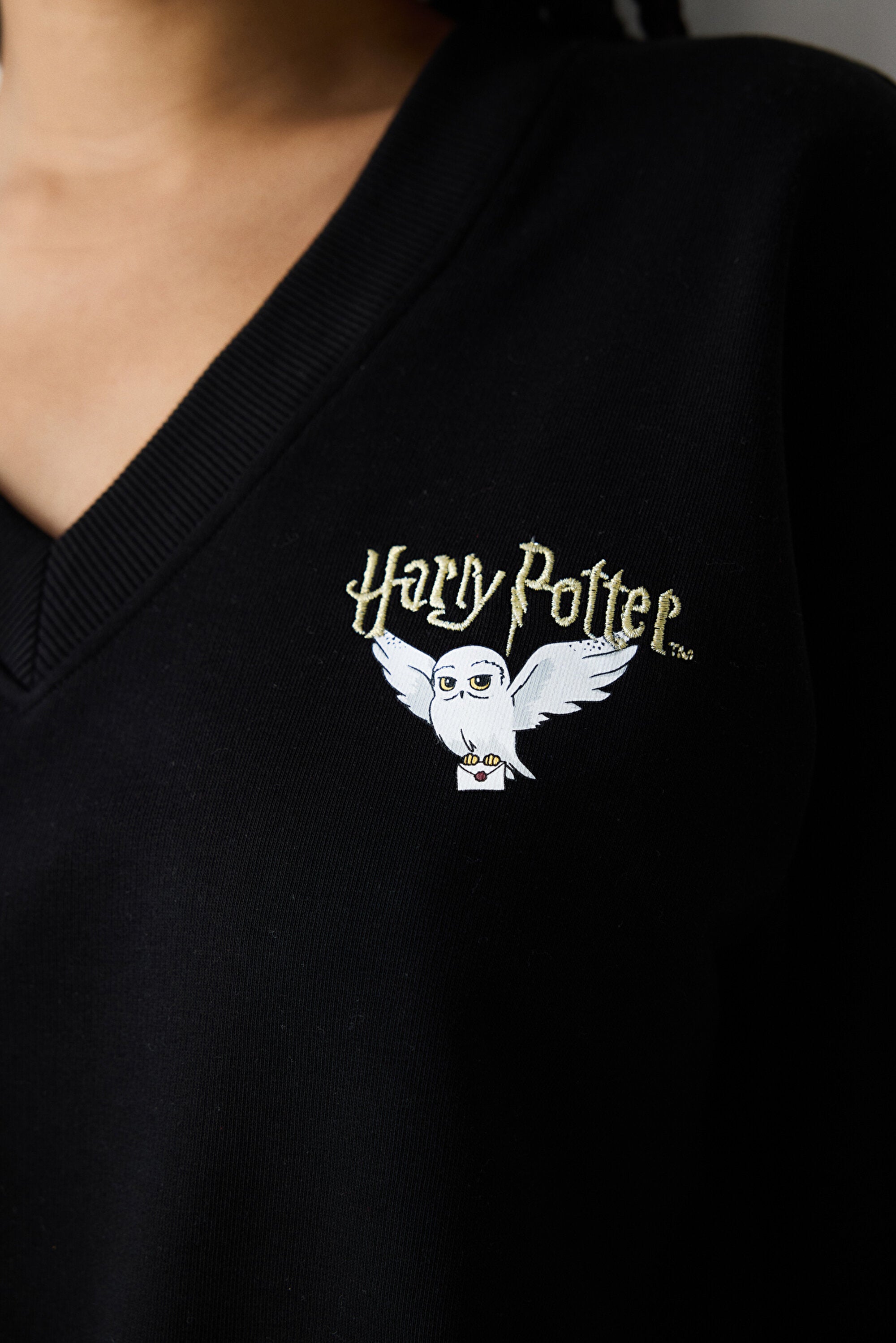 Black V Neck Harry Potter Printed Sweatshirt