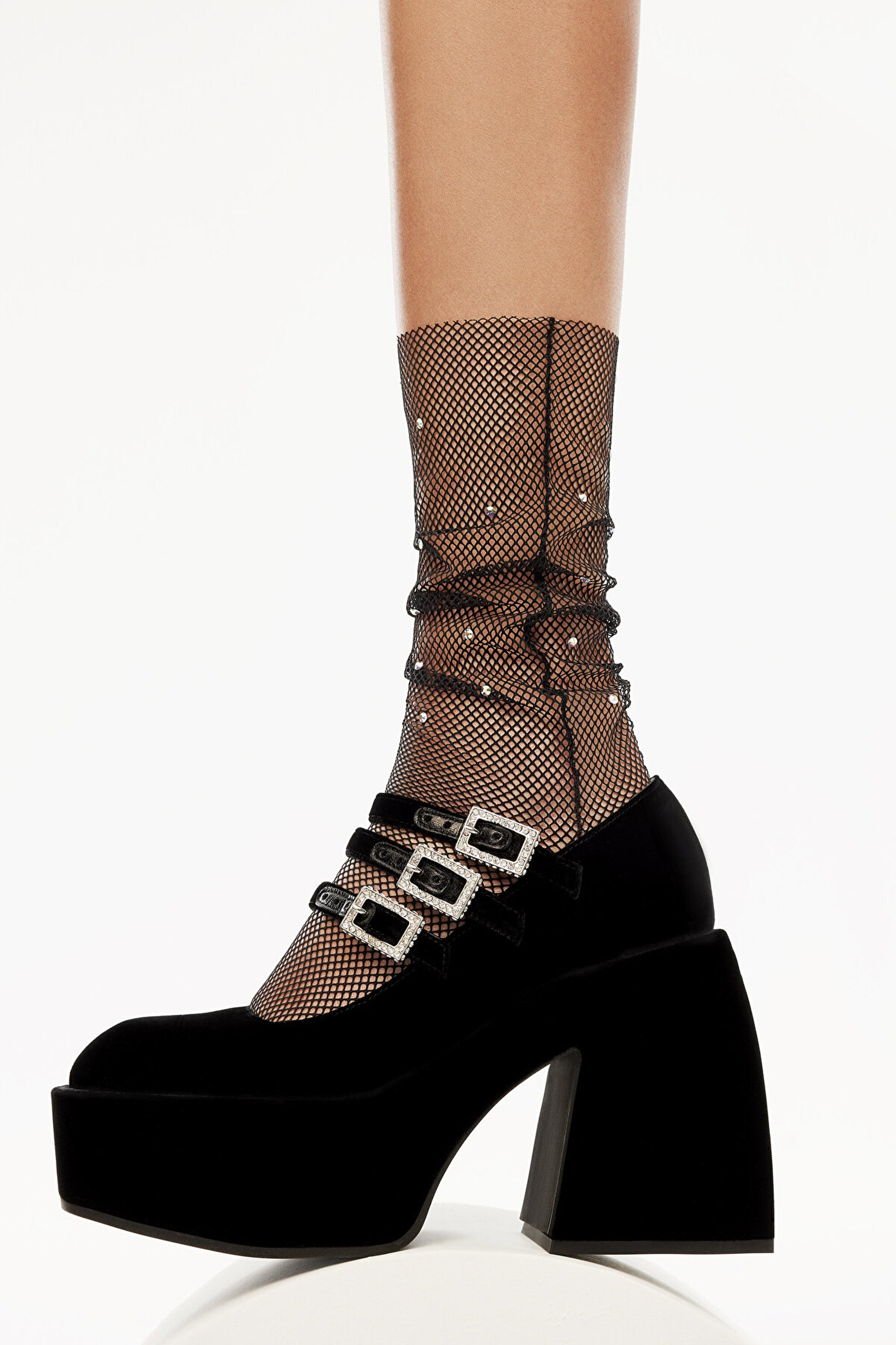 جوارب سوداء ميش ستون