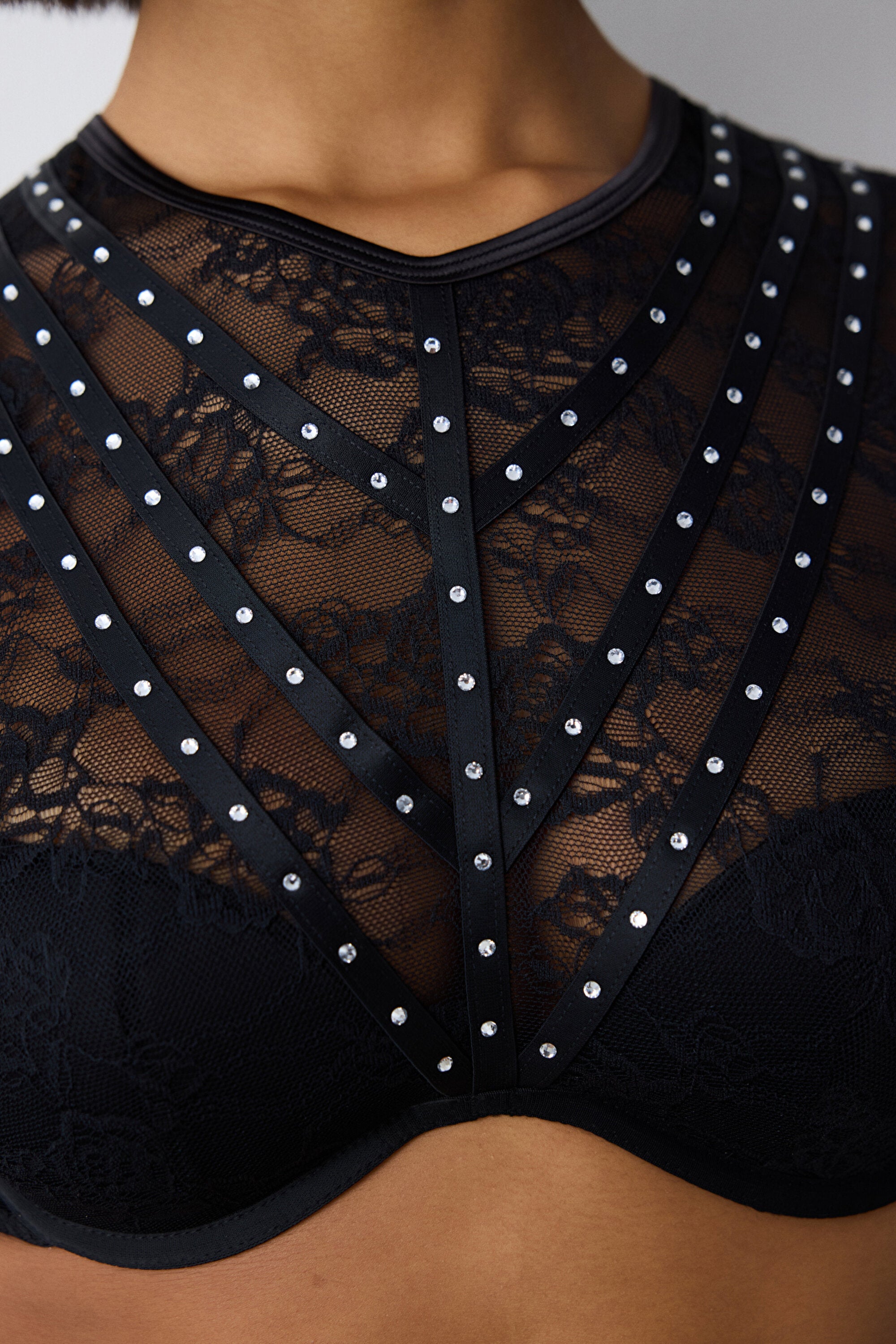Shinny Lace Lace Long Sleeve Black Croplet