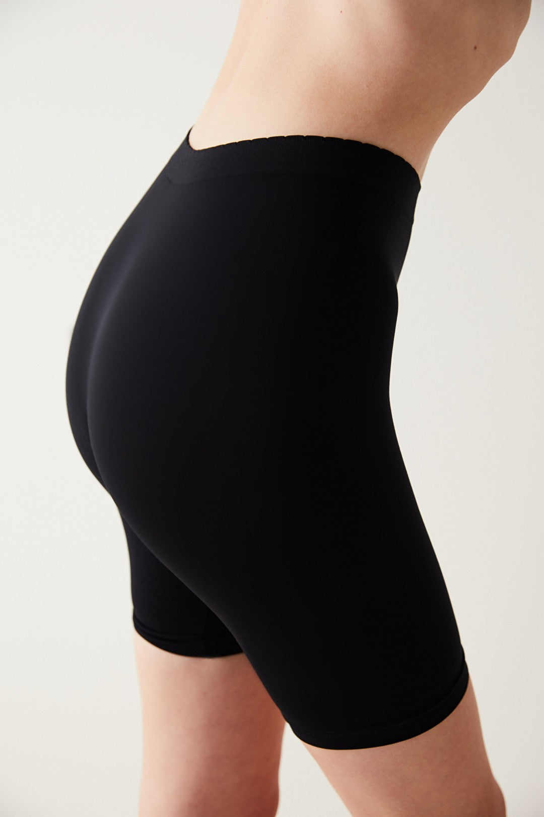 Nu Basic Black Short Leggings