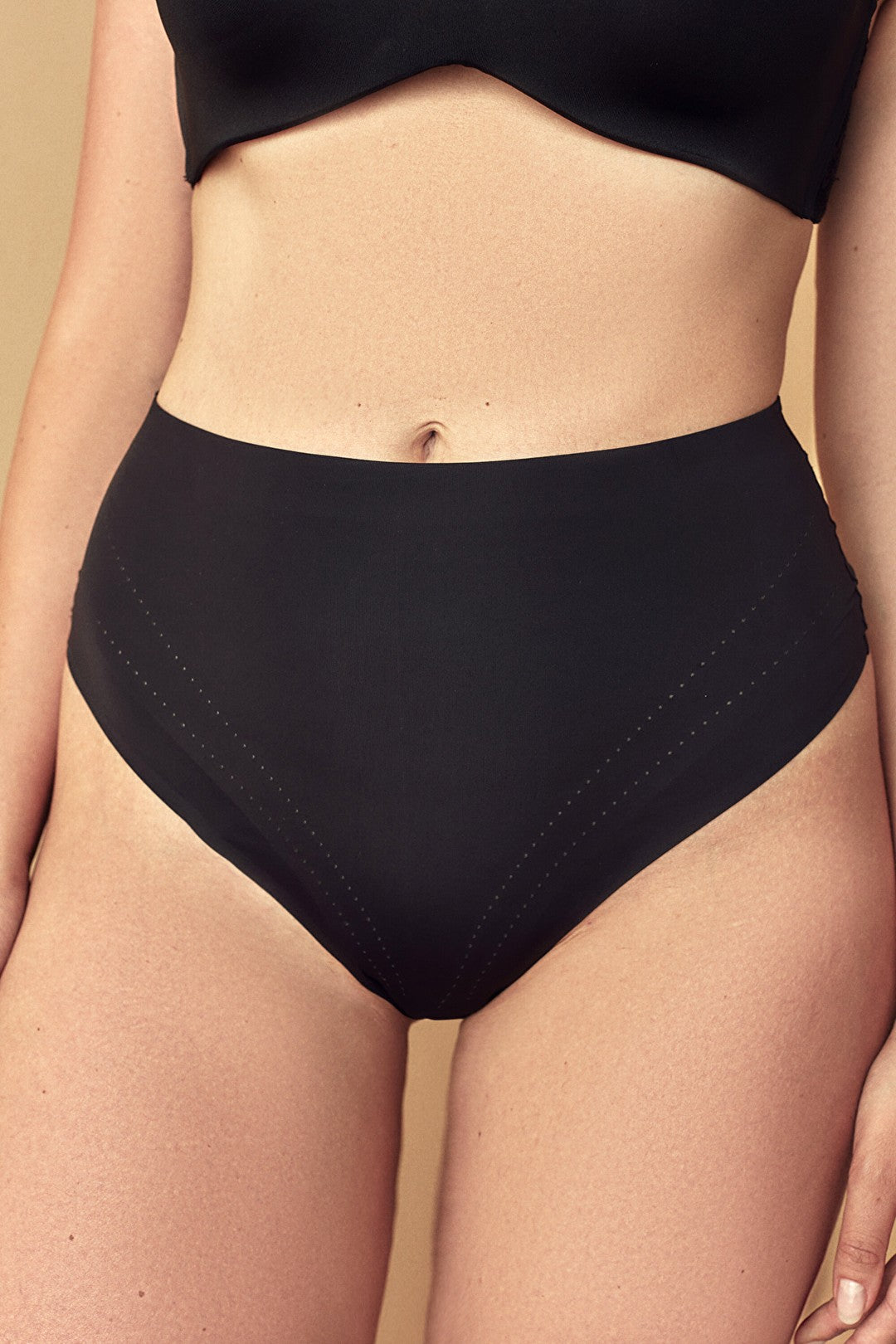 #Izbırakmaz Black Light High Waist Thong Corset