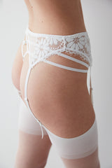 Pearl Detailed Bloom Garter