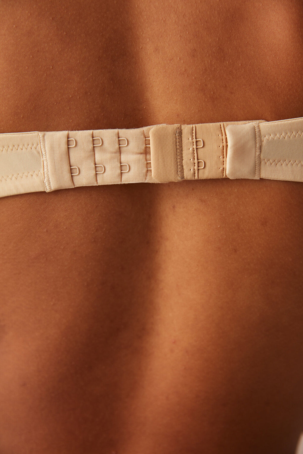 Low-cut Bra Hook 3 Pack