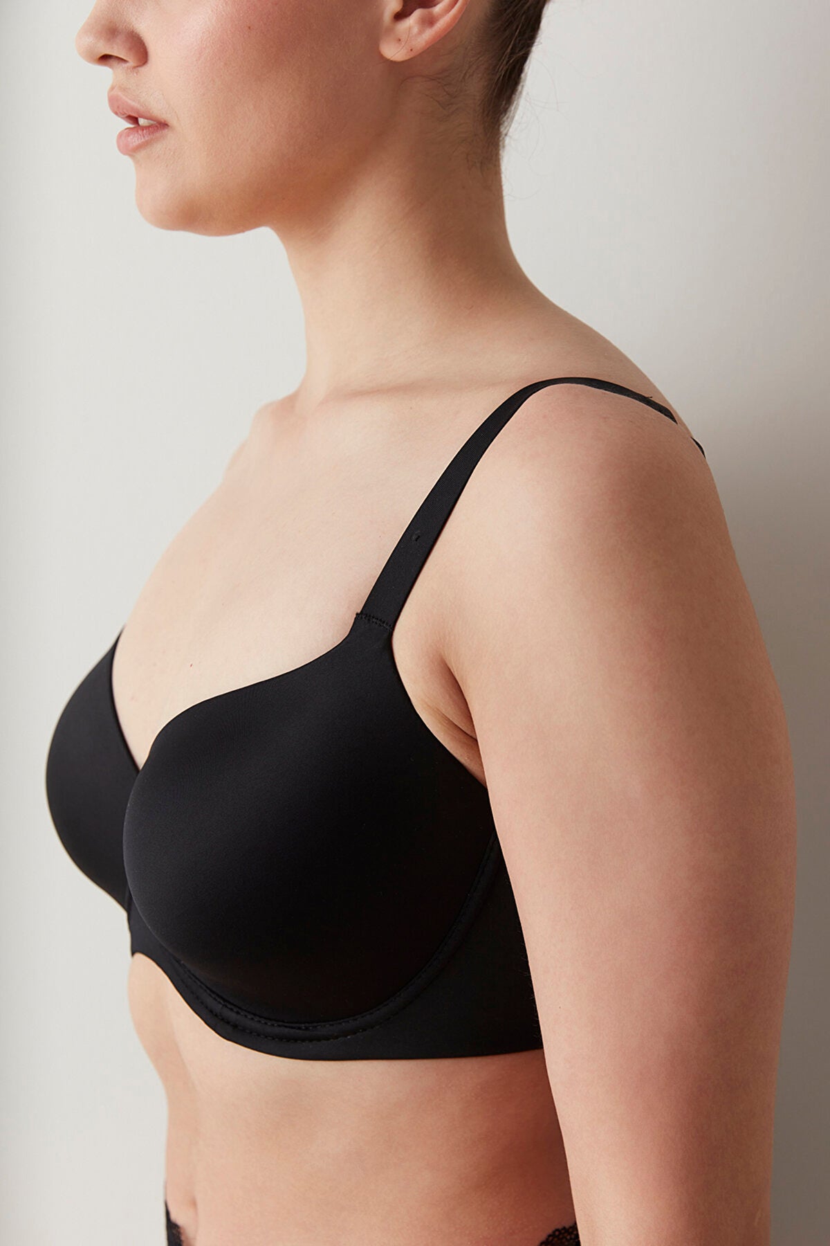 Black Beauty Form Bra
