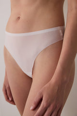 Zero Gram Seamless Non-Trace Normal Waist Briefs