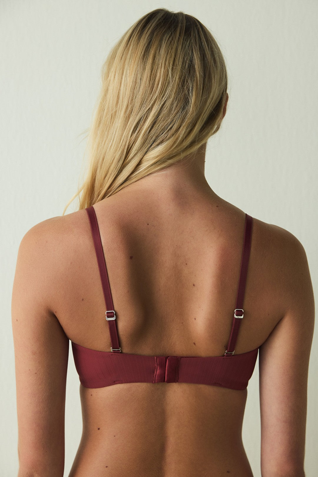 Black Essentials Lotus Underwired Non-Padded Strapless Shaping Bra