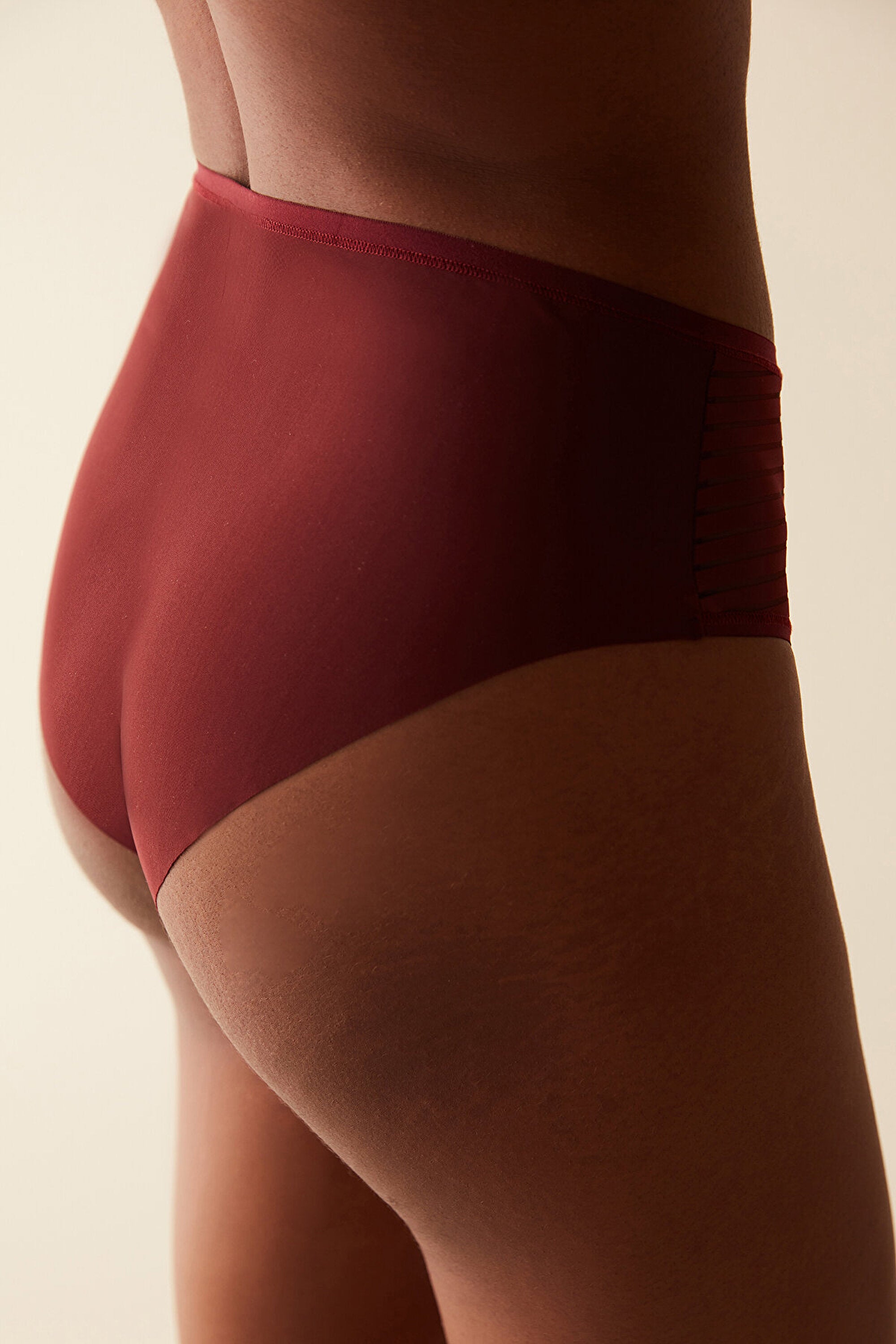 Essentials Highrise Slip