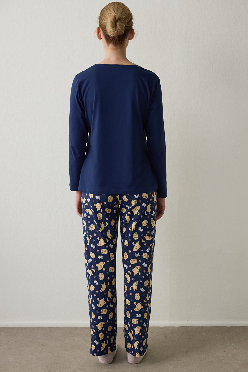 Indigo Sleepy Cat Crew Neck Cotton Long Sleeve Pajama Set