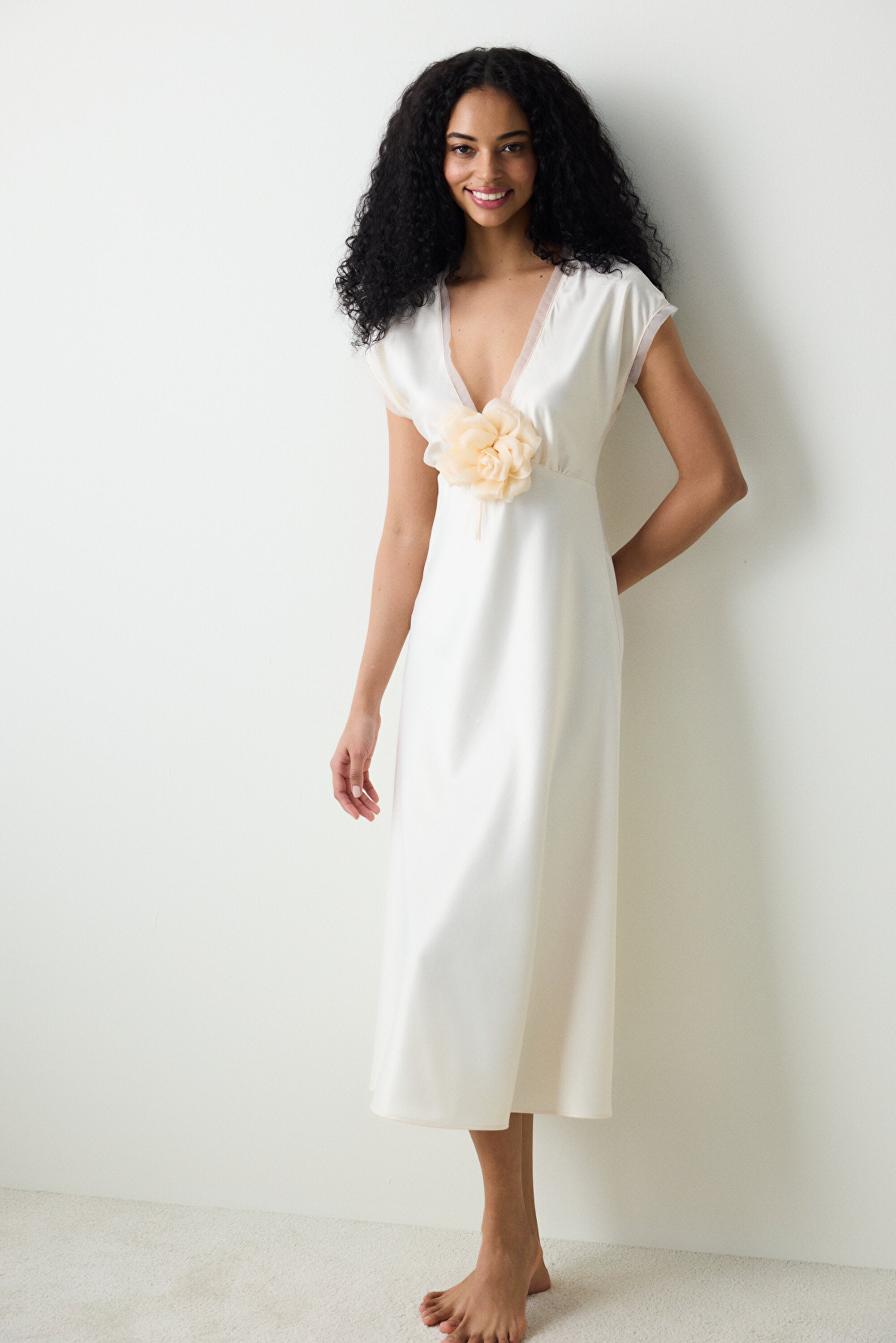 Roses Satin Cream Nightgown