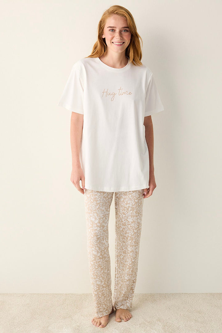 Mama Hug Time T-Shirt White Pajama Top