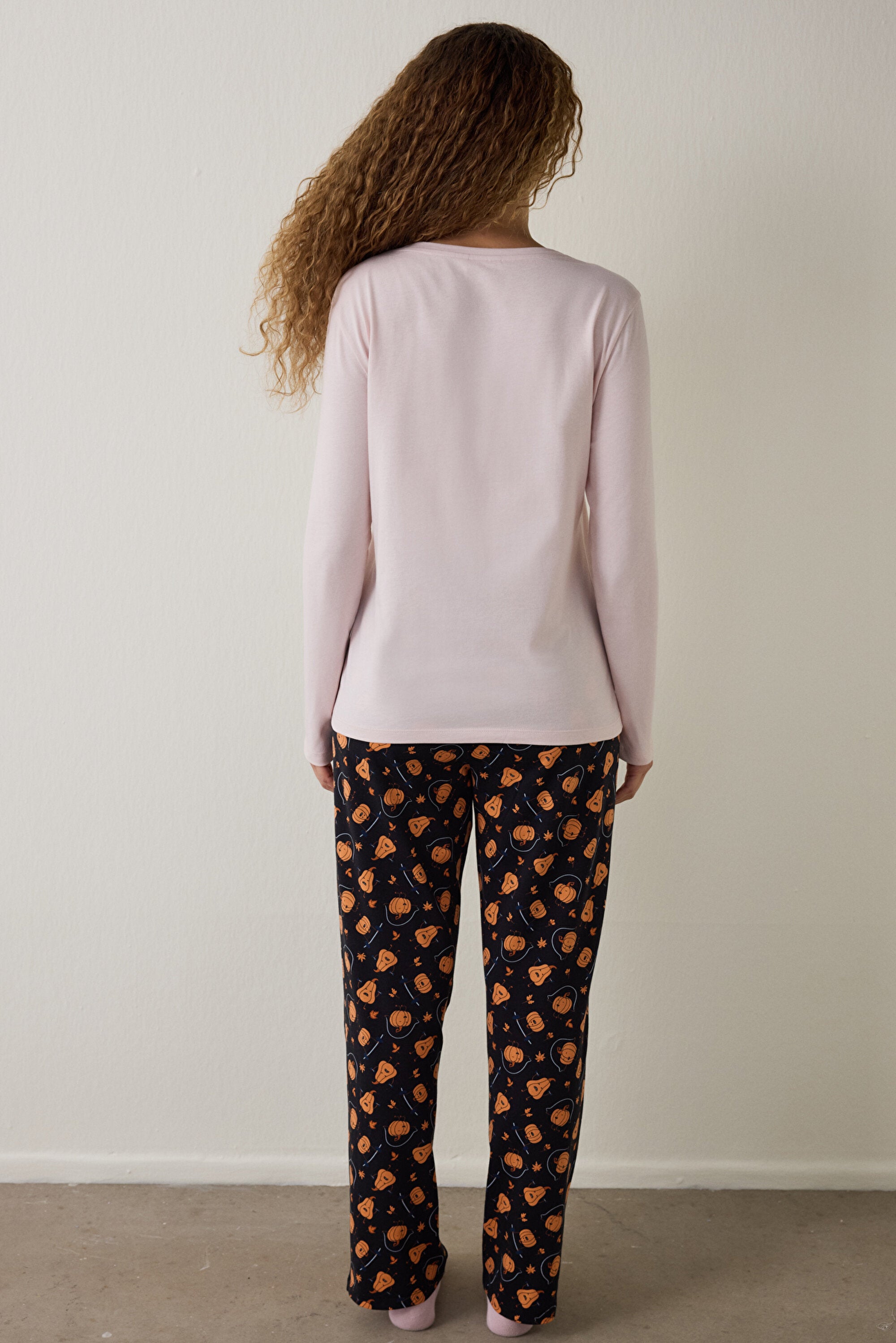 Pumpkin Patterned Crew Neck Cotton Long-Sleeve Pajama Set