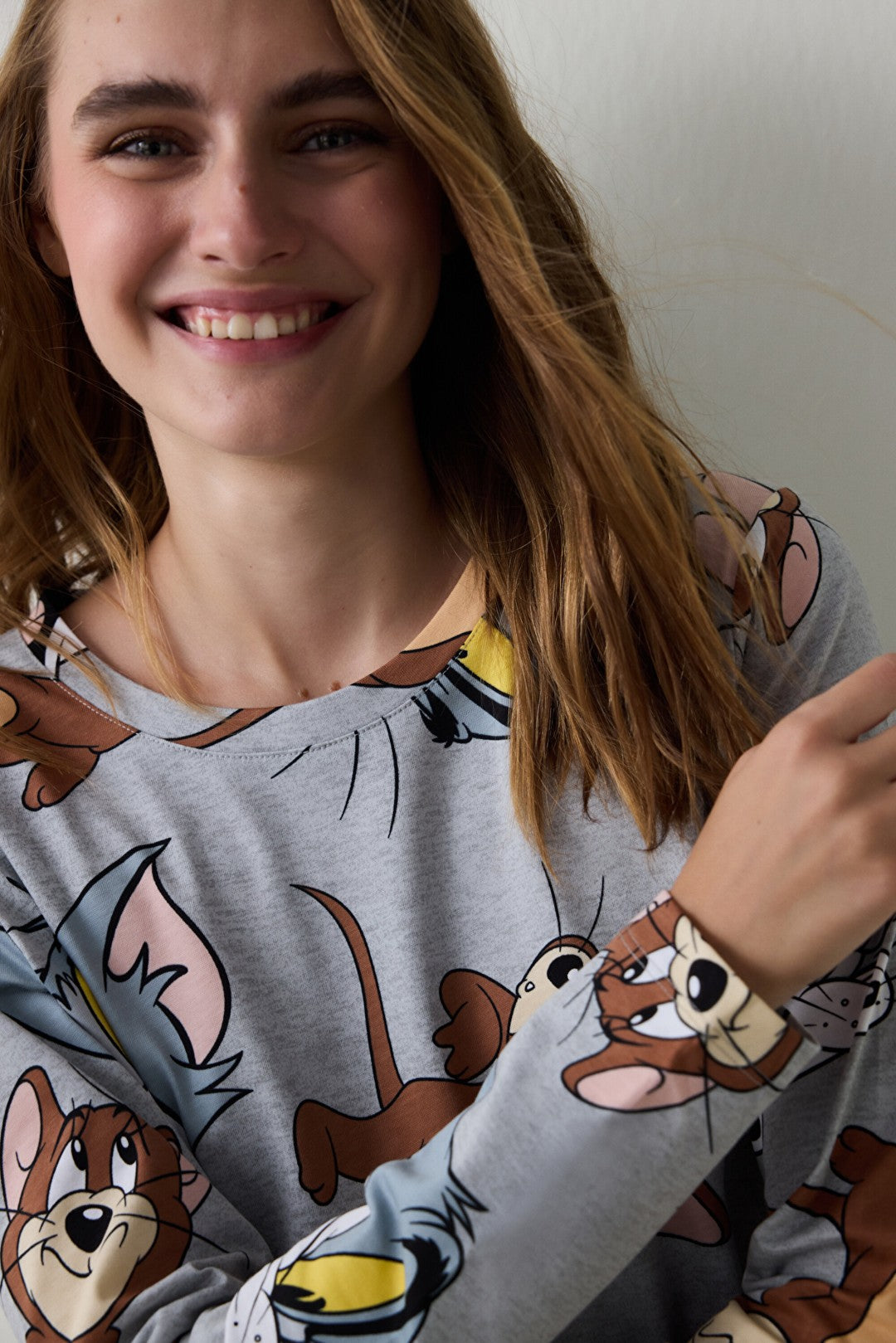 Gray Melange Friends Printed Crew Neck Long Sleeve Pajama Set