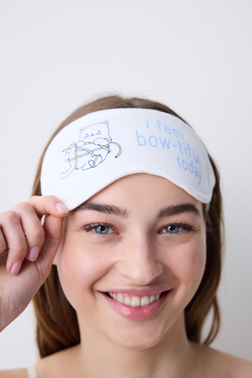 Bowtiful Off White Sleeping Glasses