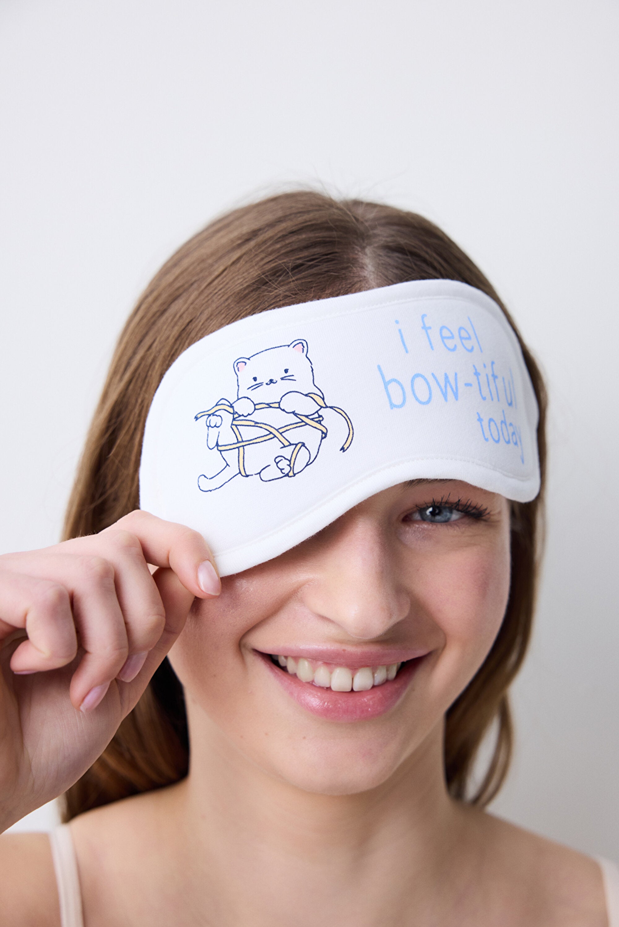 Bowtiful Off White Sleeping Glasses