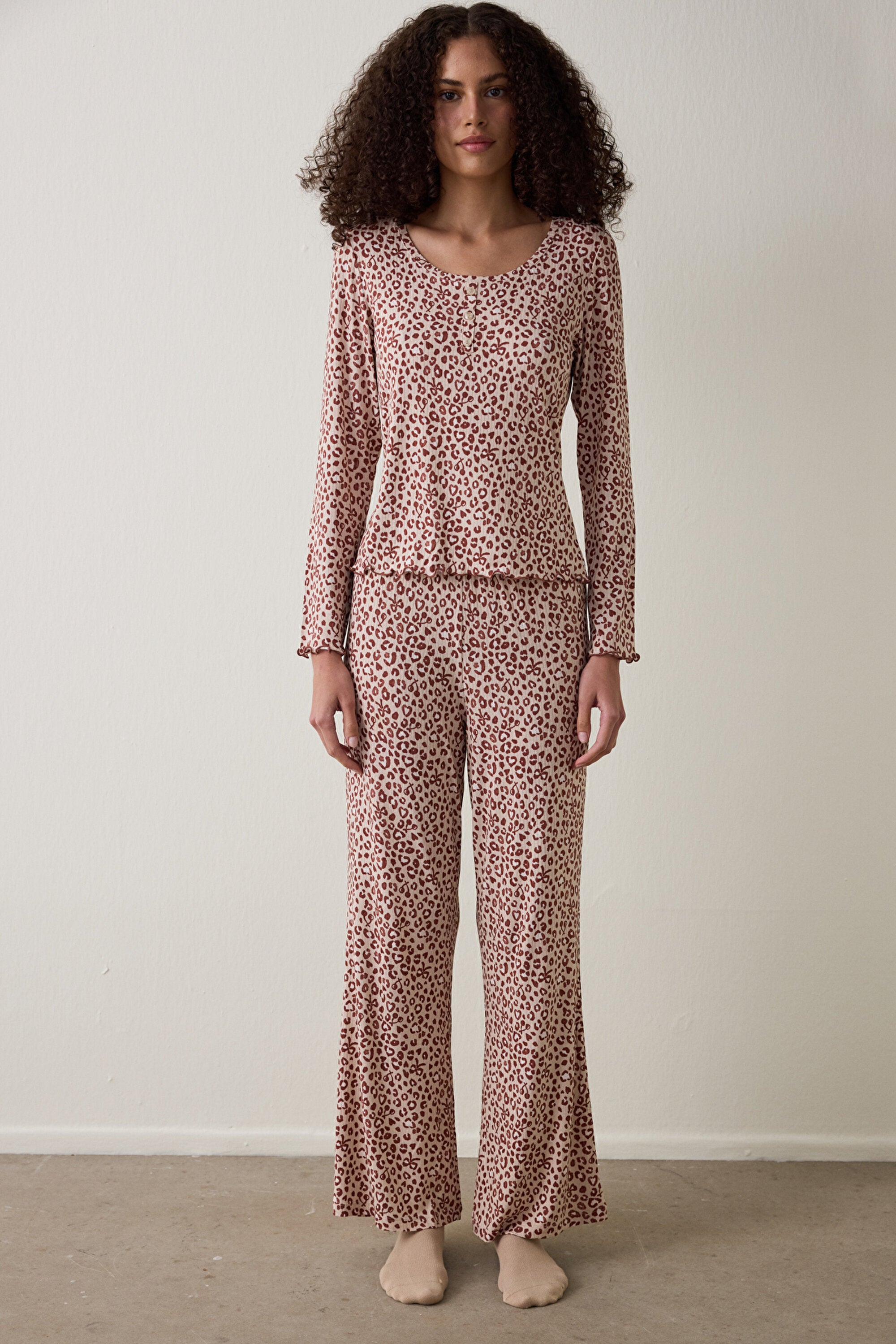 Beige Dreaming Leopard Print Crew Neck Long Sleeve Pajama Top