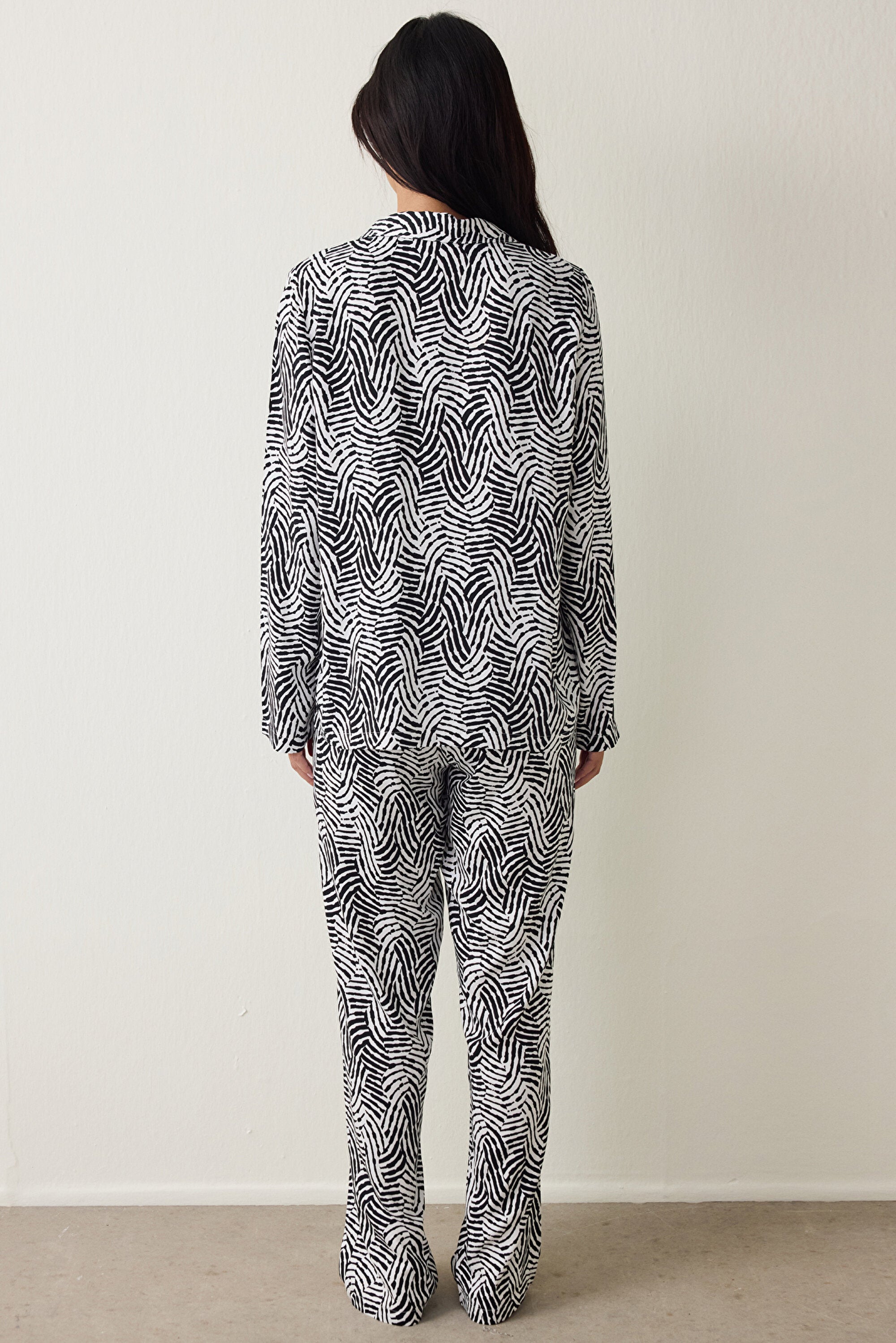 Off White Angie Striped Shirt Collar Long Sleeve Pajama Set