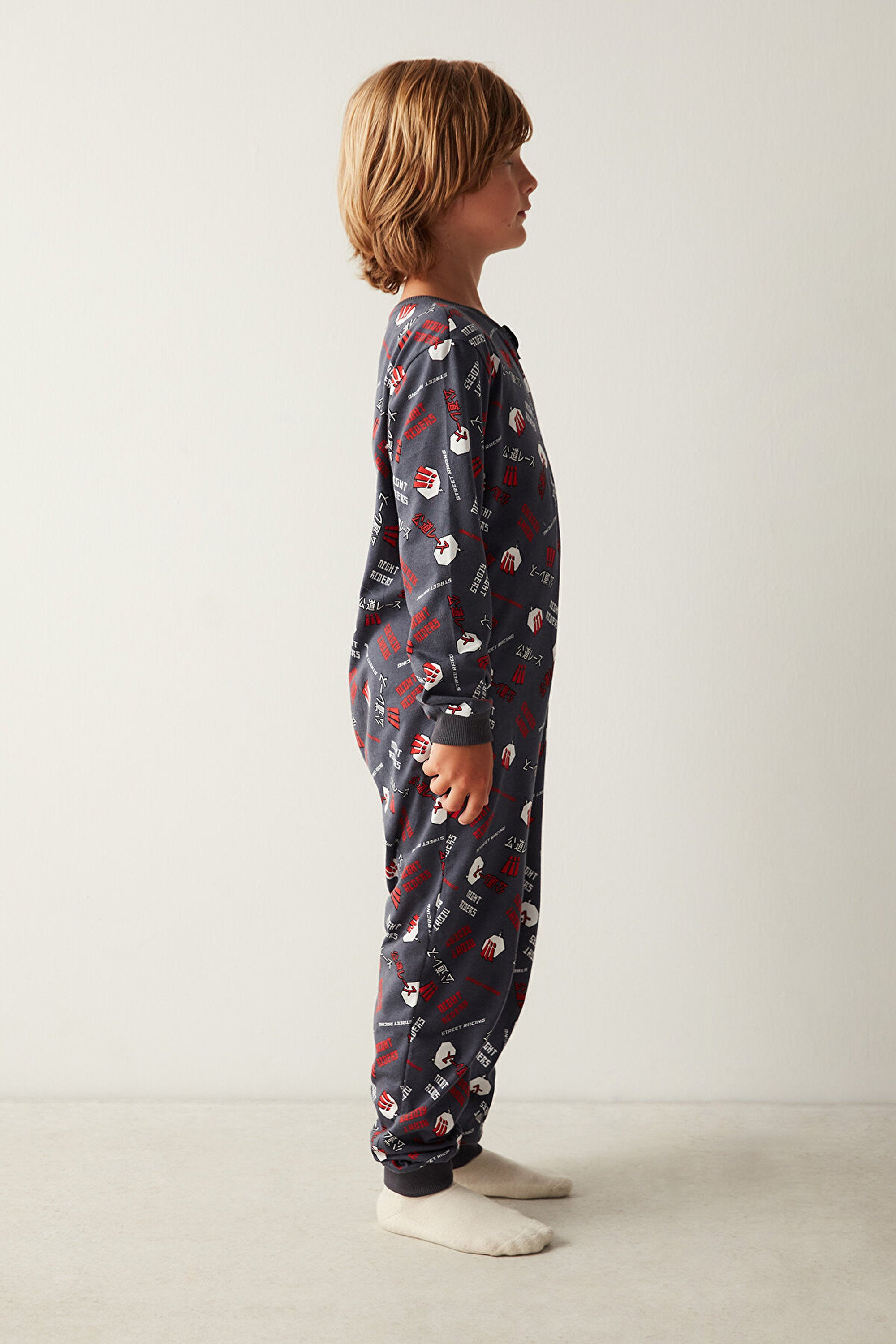 اوفراول ولادي بنقشة انمي