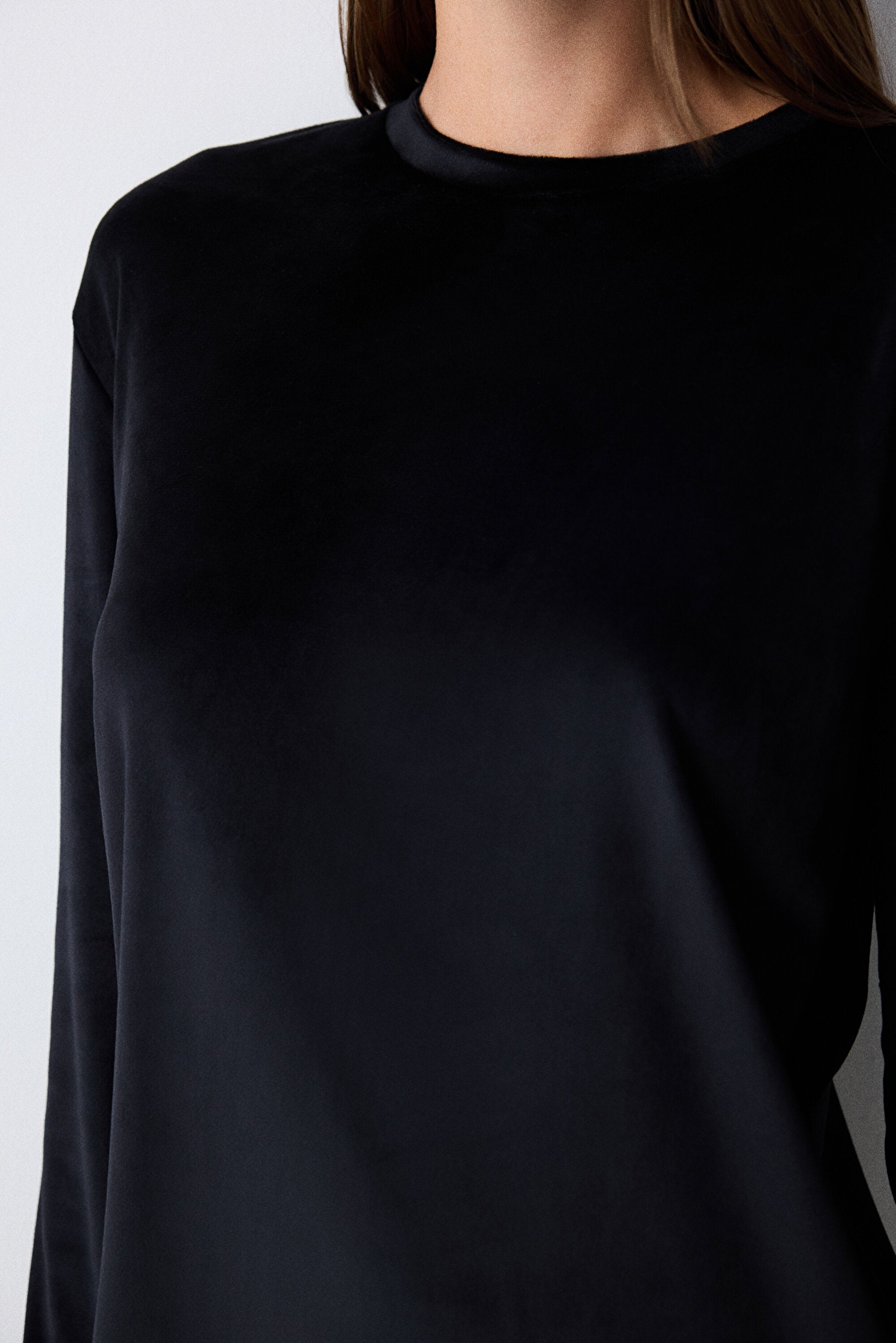Black Fuzzy Solid Black Sweatshirt