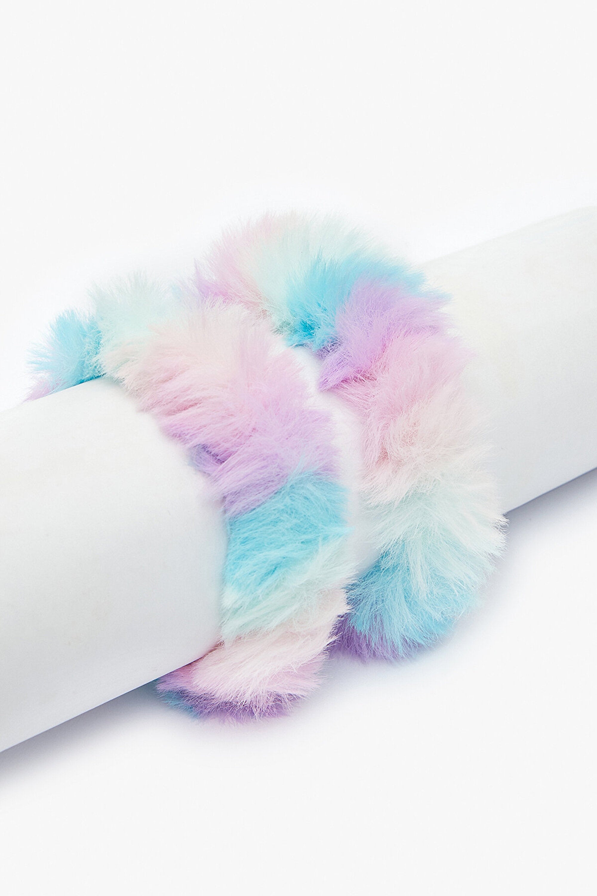 توك بناتي ملونة