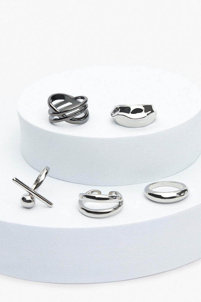 خاتم كارلا باللون الفضي Hover Image