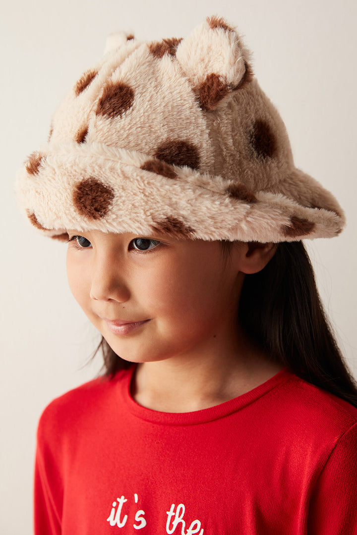 قبعة بناتي باللون البني