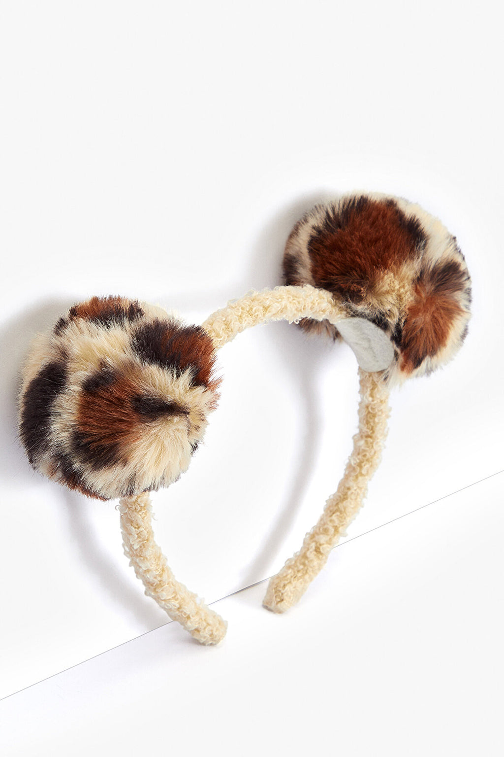 تاج إكرو ليوبارد بناتي