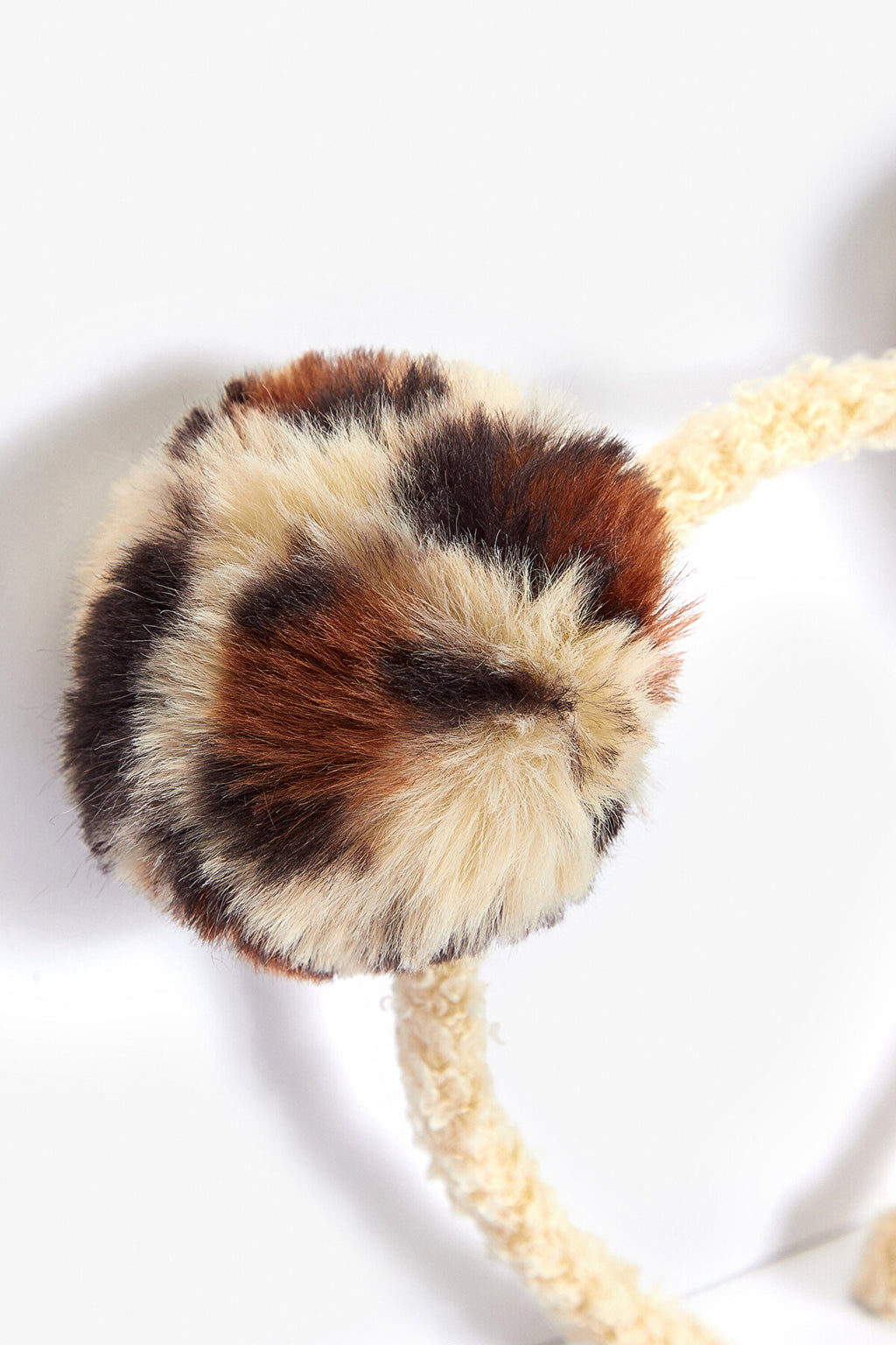 تاج إكرو ليوبارد بناتي