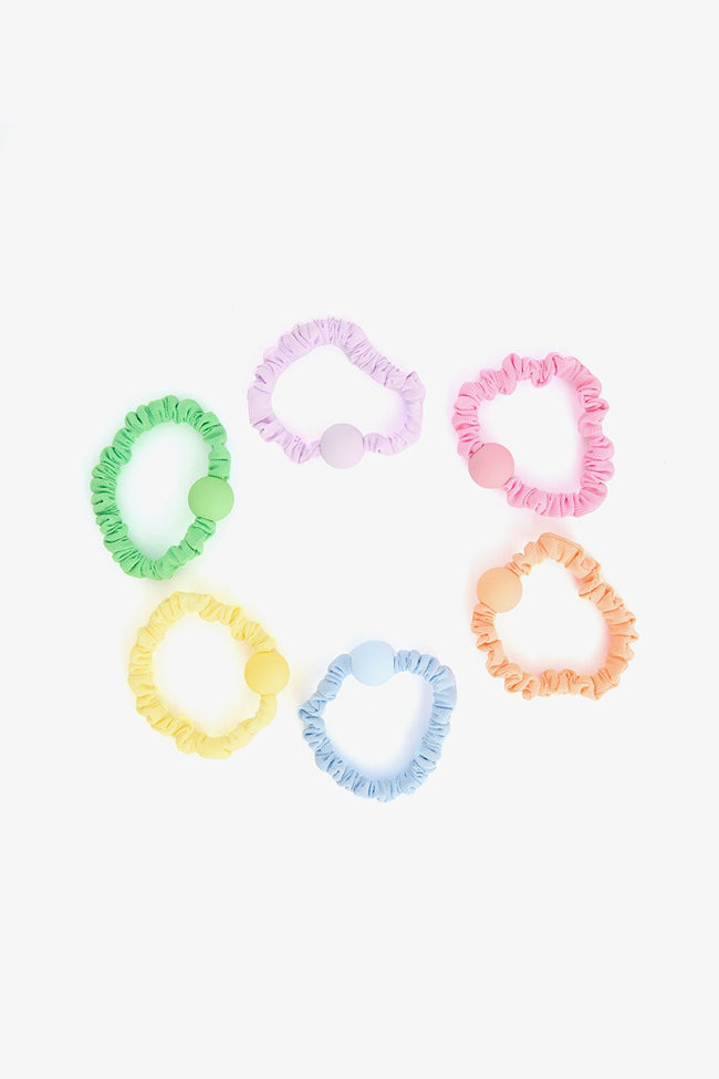 Girls Enjoy Colorful Buckle Main Image