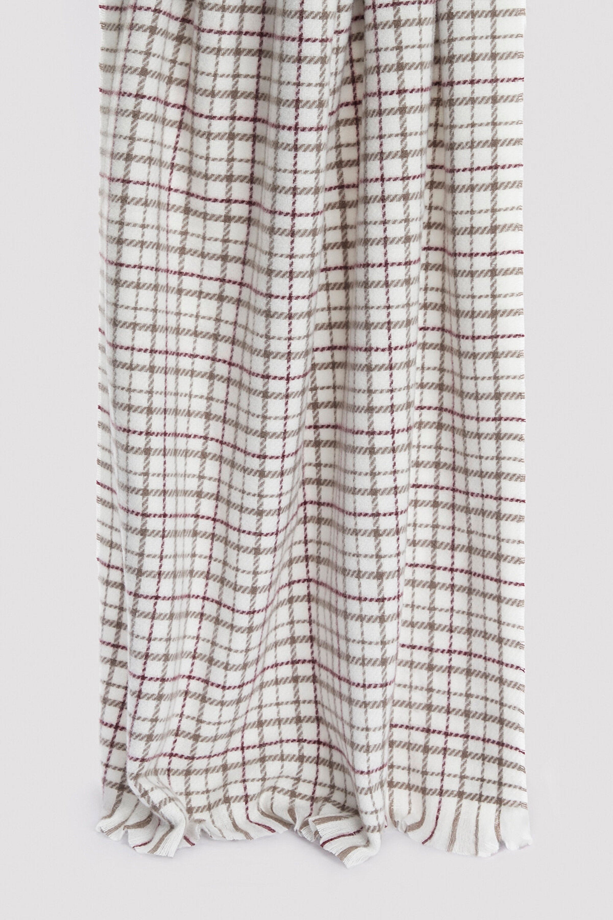 وشاح كاروهات من آرين