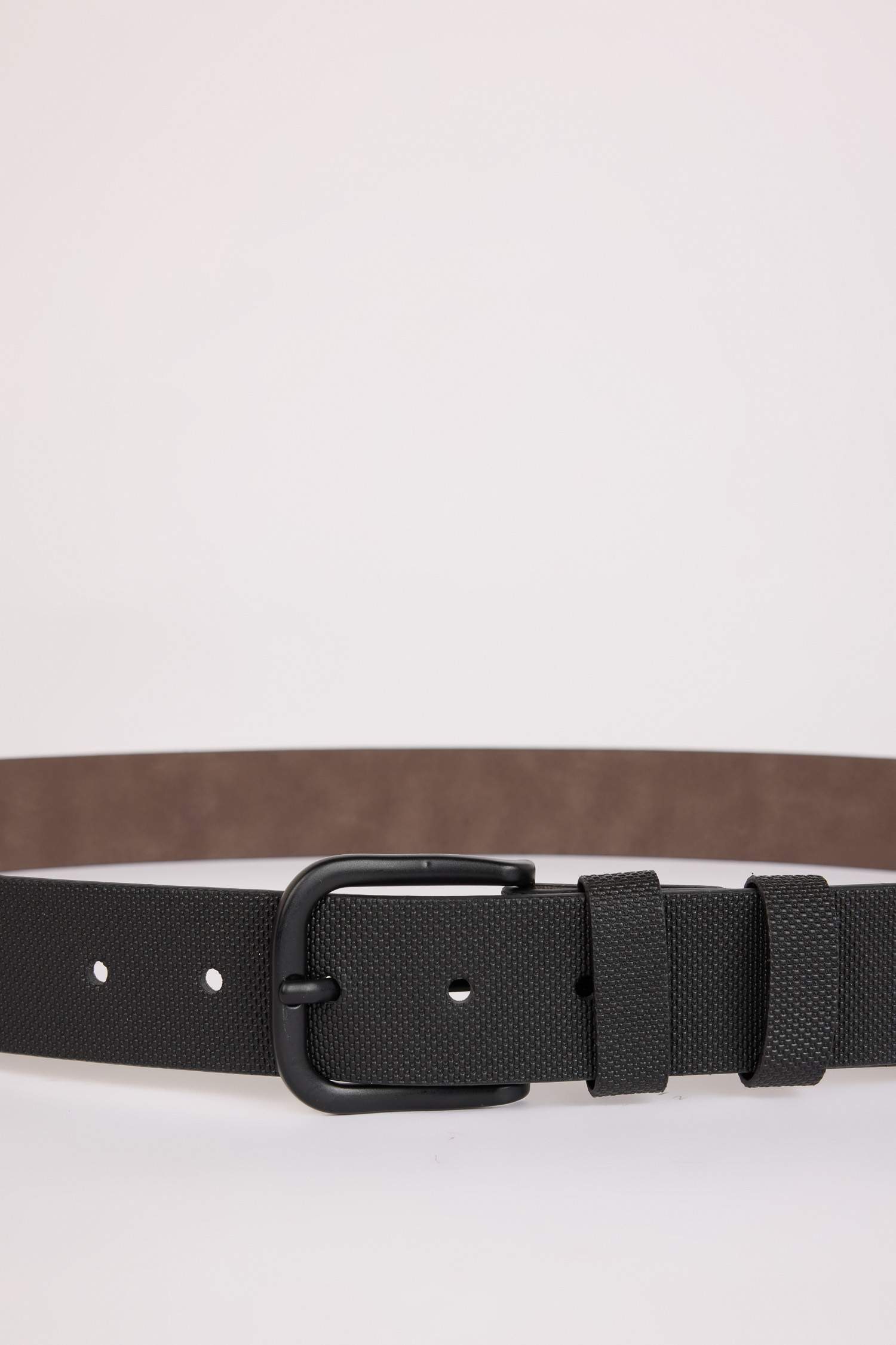 Men's Oval Buckle Faux Leather Jean Belt