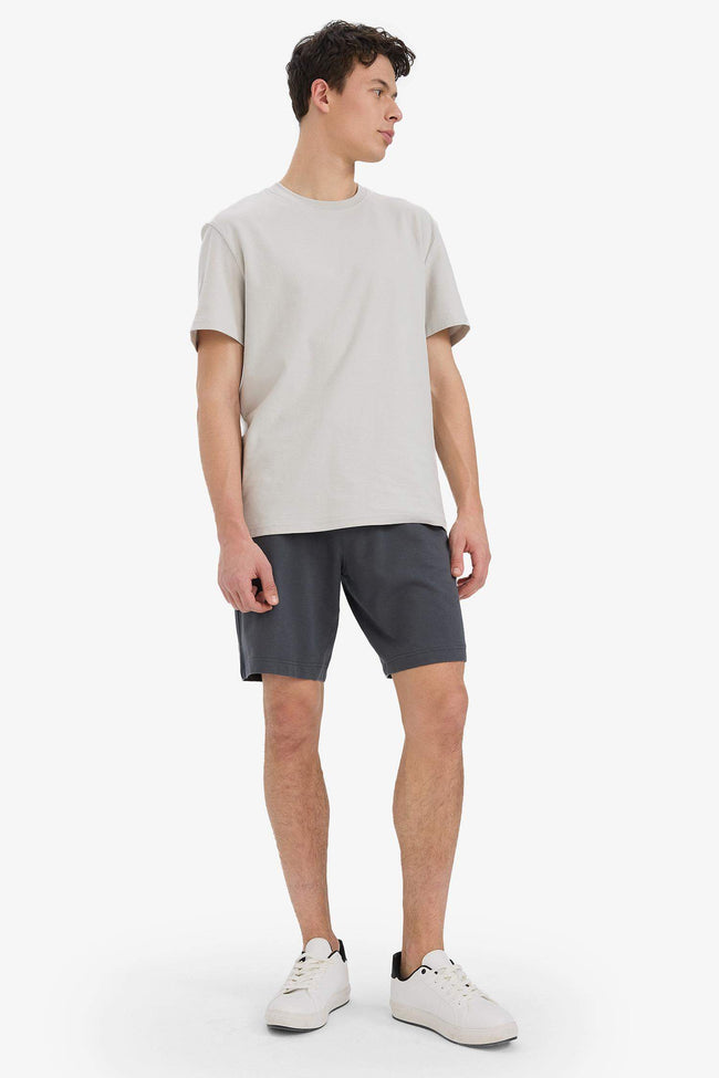 Slim Fit Slim Cut Pocketed Cotton Basic Plain Bermuda Shorts Main Image