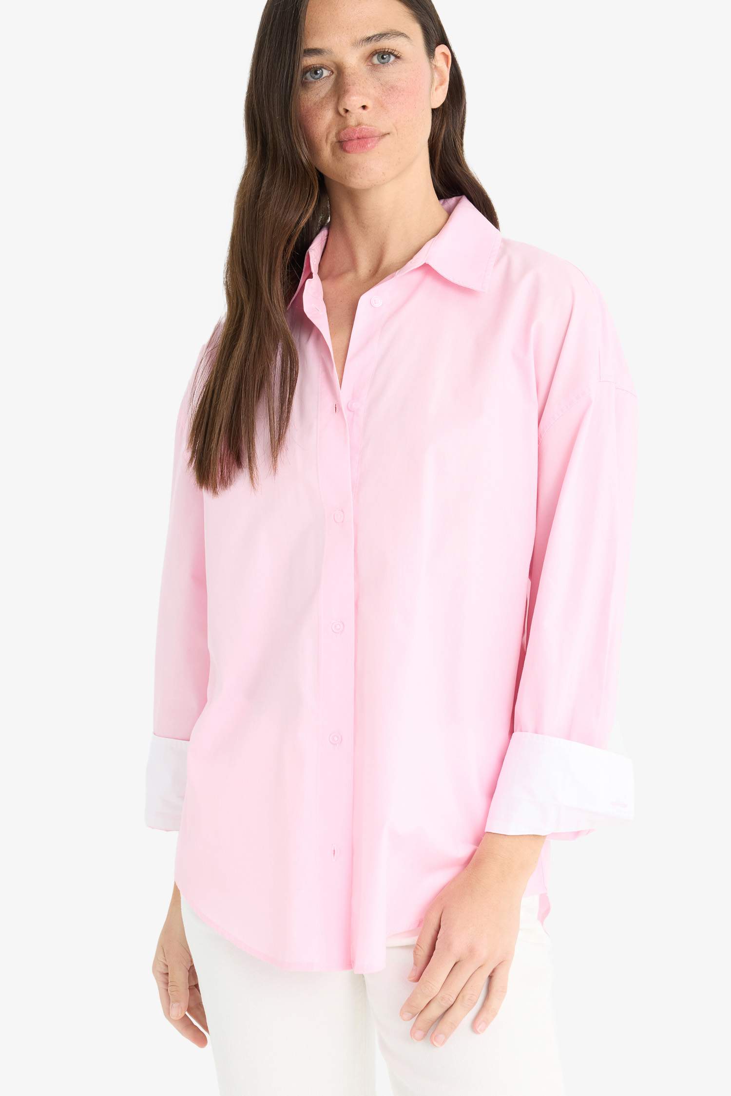 Oversized shirt with long sleeves, shirt collar and poplin