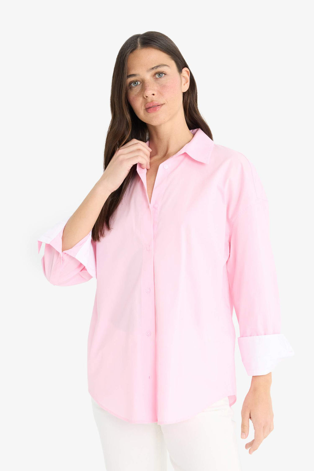 Oversized shirt with long sleeves, shirt collar and poplin
