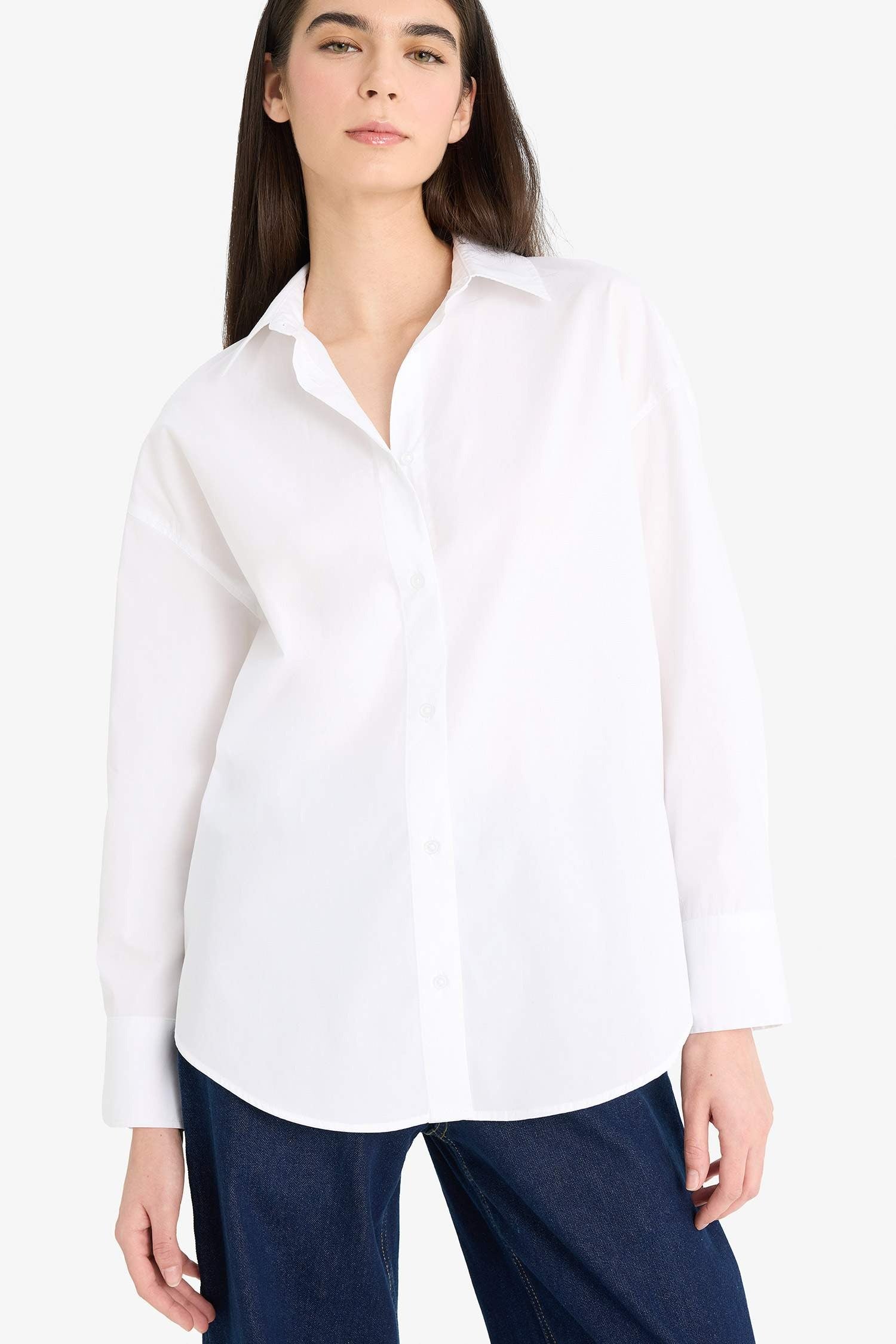Oversized shirt with long sleeves, shirt collar and poplin