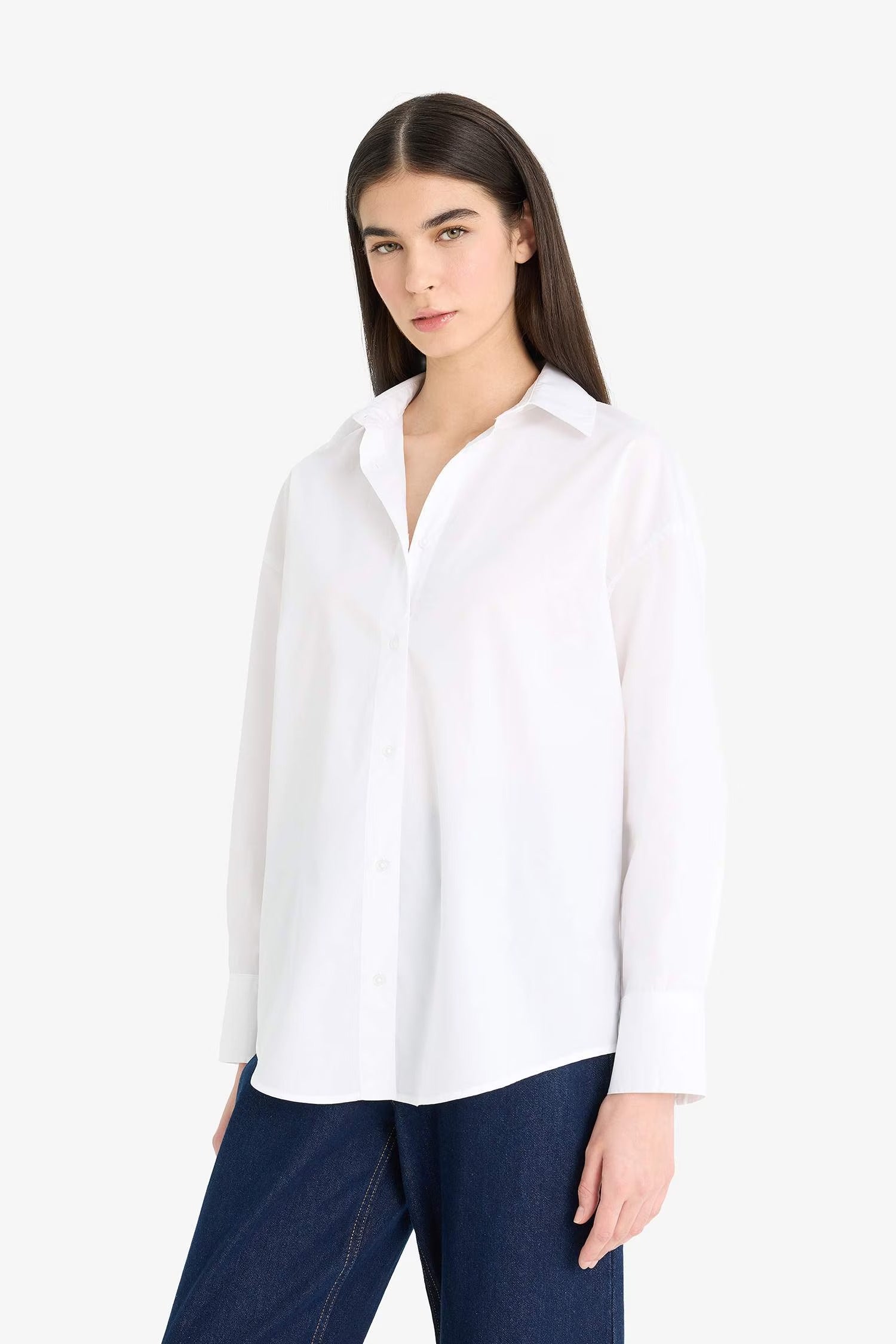Oversized shirt with long sleeves, shirt collar and poplin