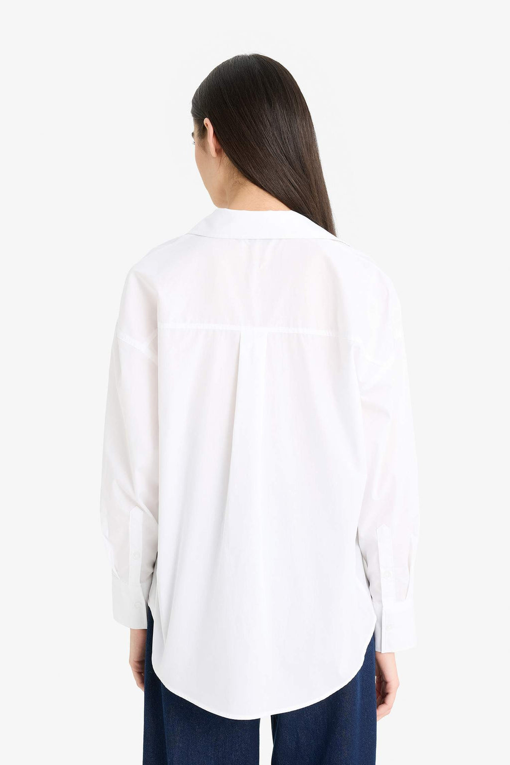 Oversized shirt with long sleeves, shirt collar and poplin