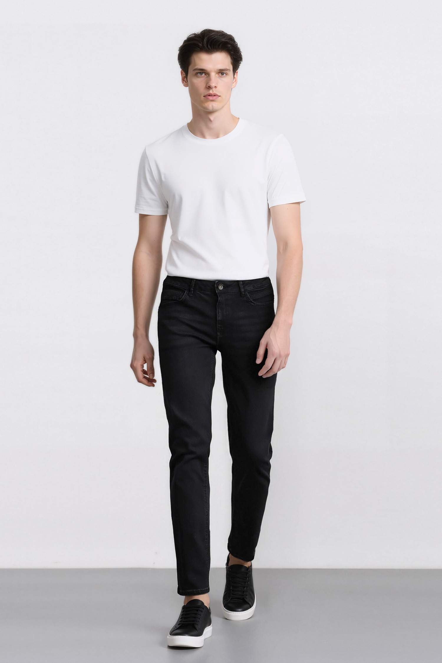Sergio Regular Fit Normal Waist Jeans
