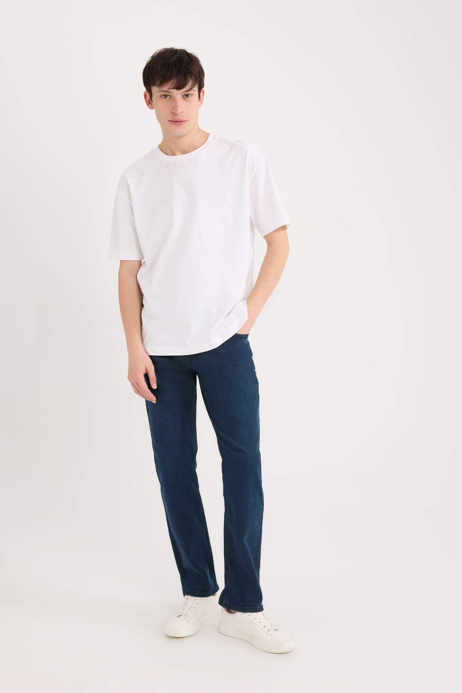 Sergio Regular Fit Normal Mold Normal Waist Pipe Leg Jean Pants