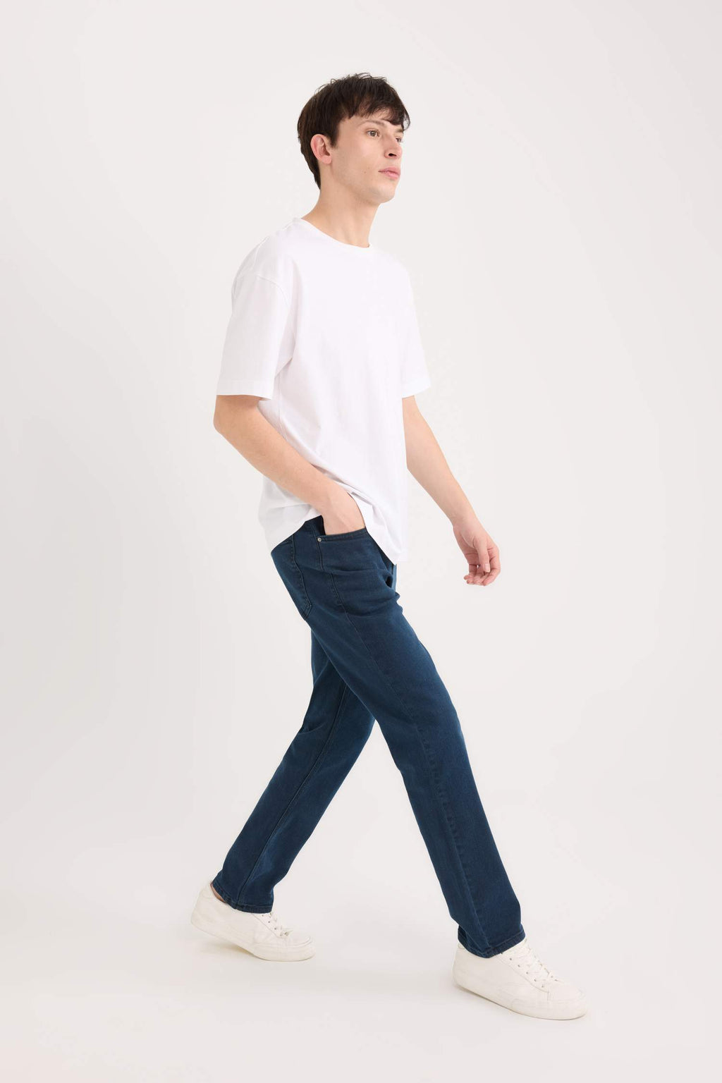 Sergio Regular Fit Normal Mold Normal Waist Pipe Leg Jean Pants