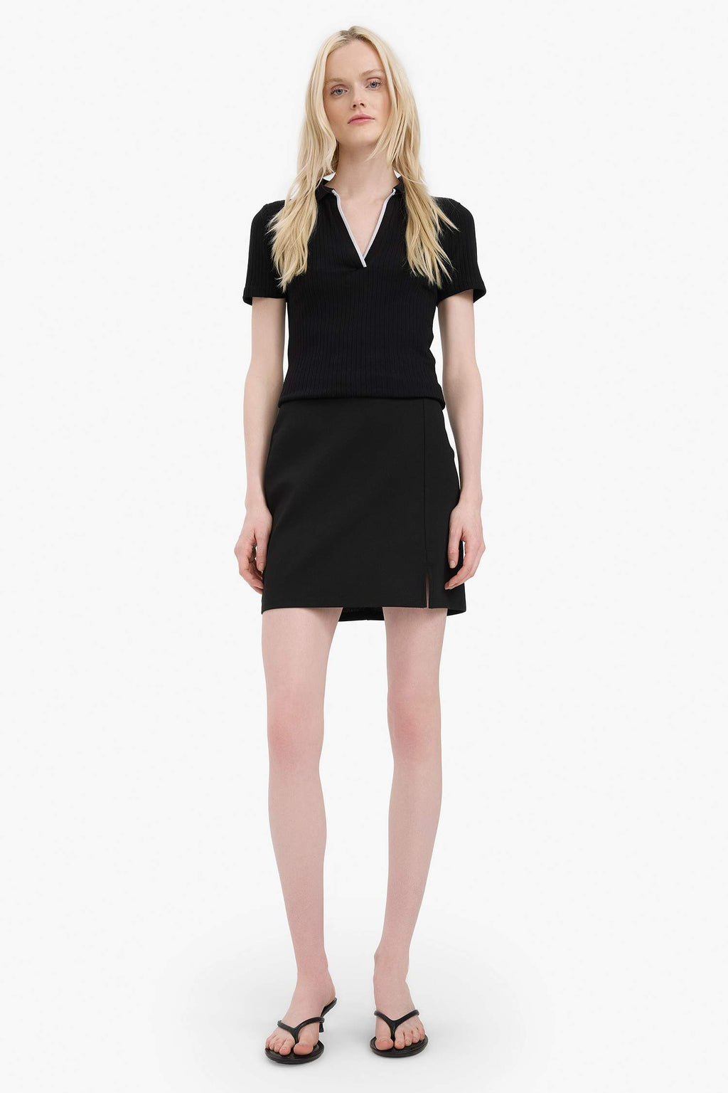 A Line Normal Waist Basic Slit Black Mini Skirt