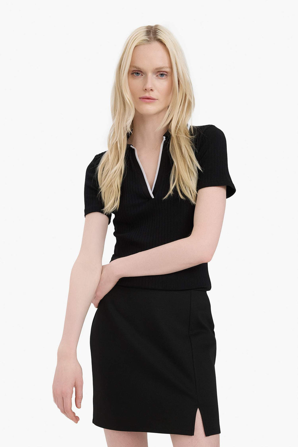 A Line Normal Waist Basic Slit Black Mini Skirt