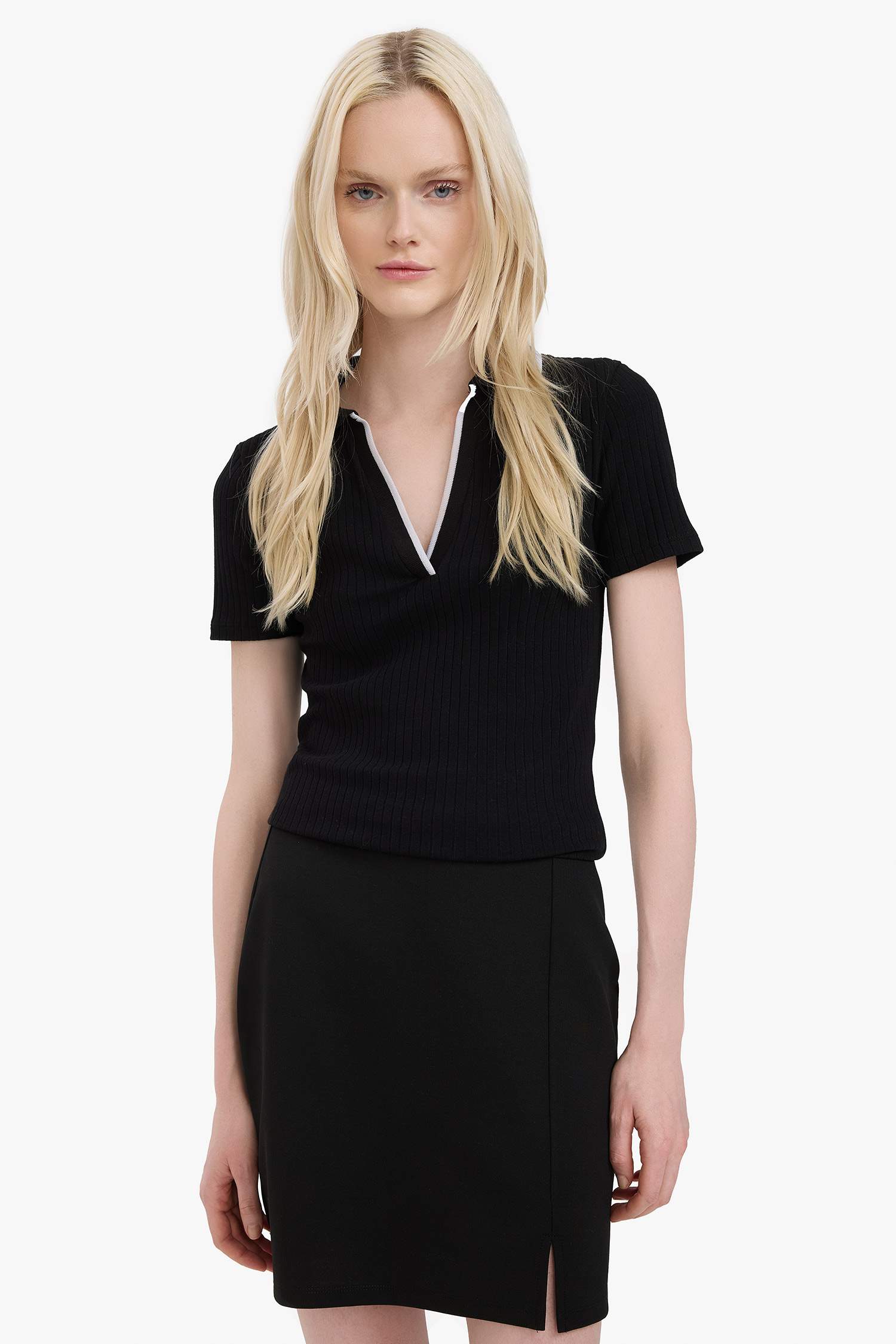 A Line Normal Waist Basic Slit Black Mini Skirt