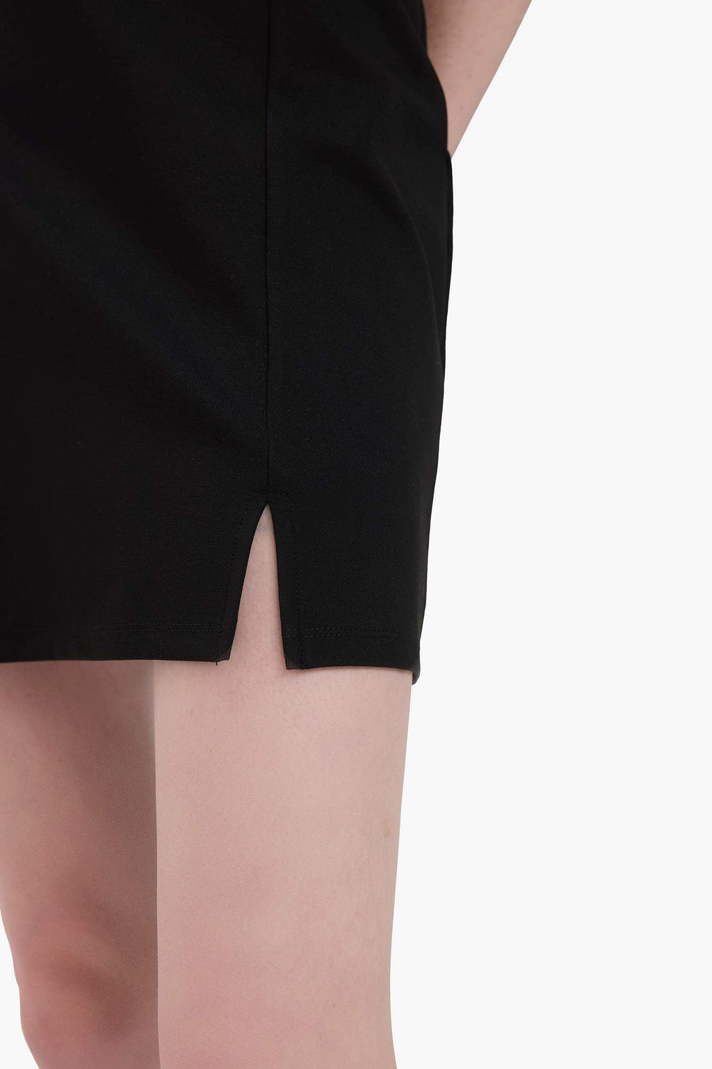 A Line Normal Waist Basic Slit Black Mini Skirt