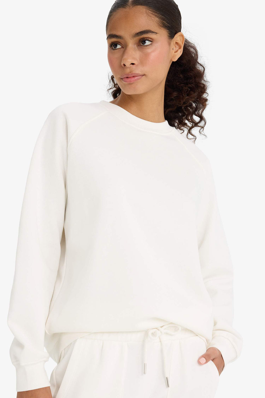 Oversized, loose fit, crew neck, basic, simple thick sweatshirt
