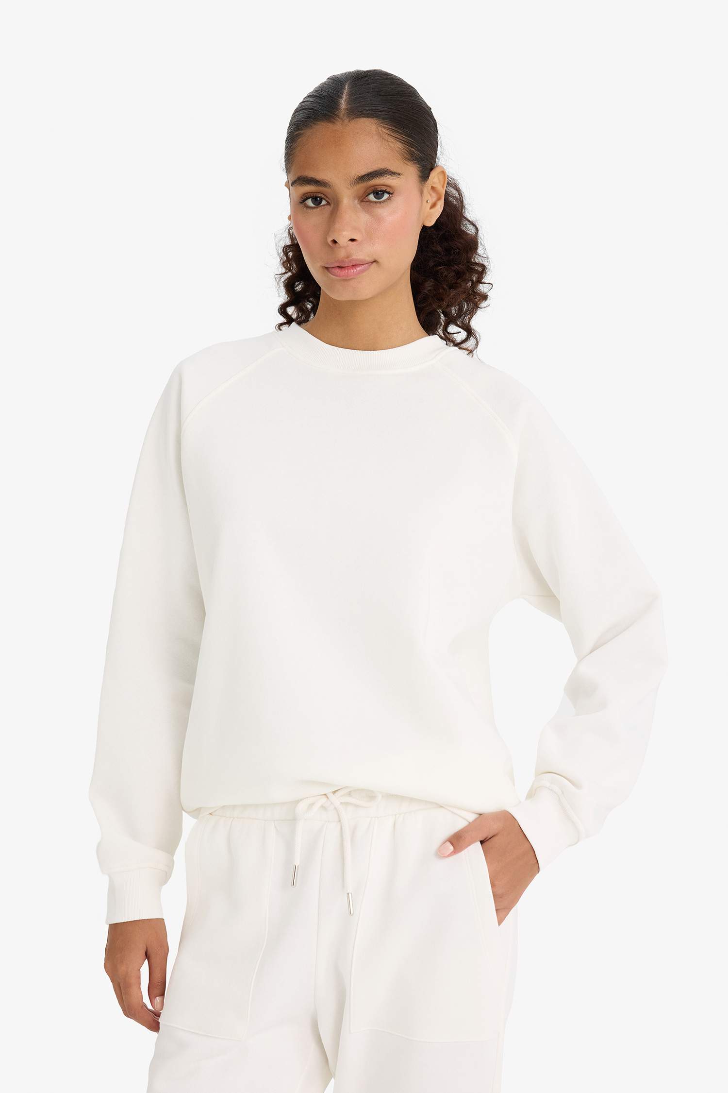Oversized, loose fit, crew neck, basic, simple thick sweatshirt