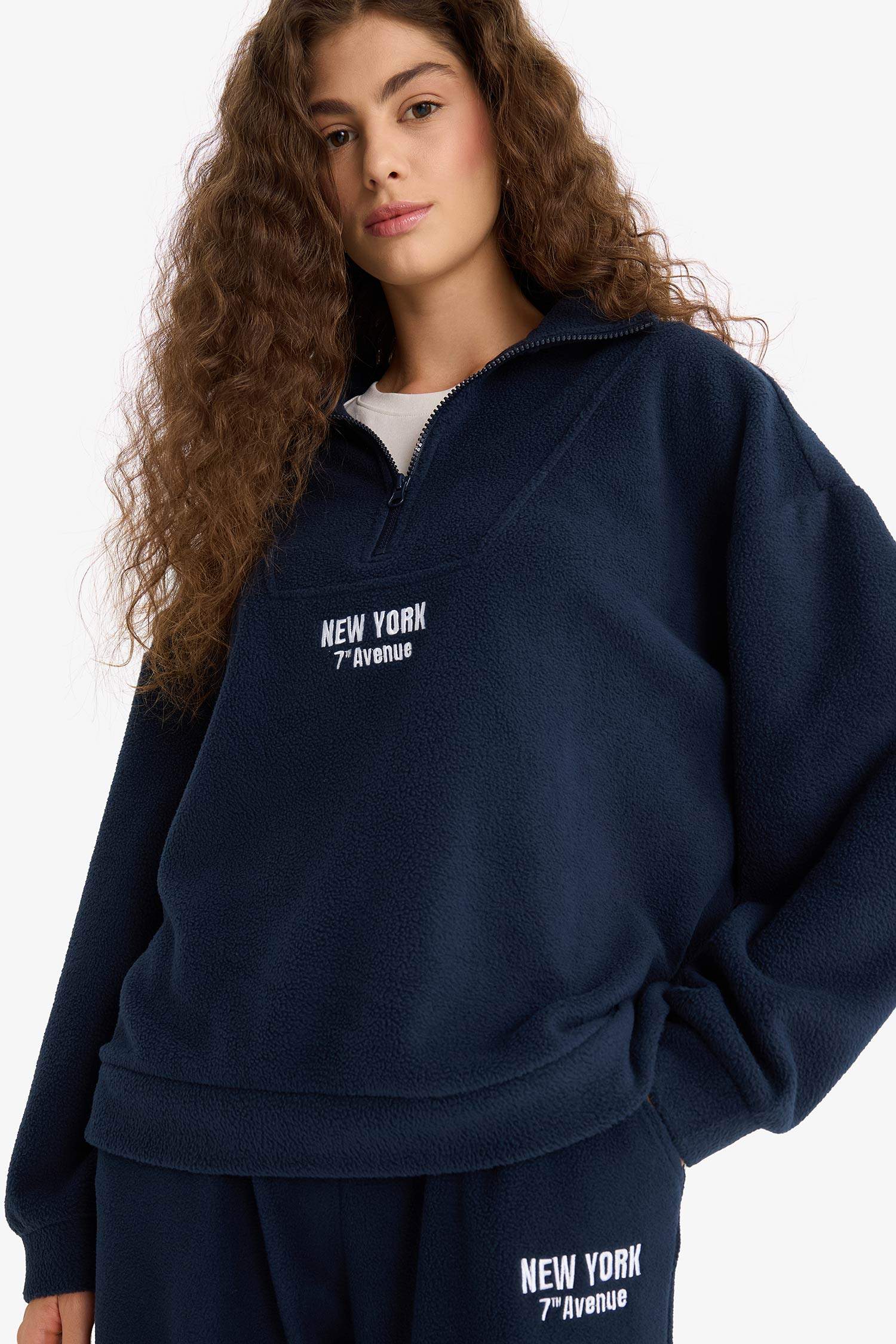 Oversize Wide Fit Stand Collar Zippered Printed Polar Fleece Sweatshirt