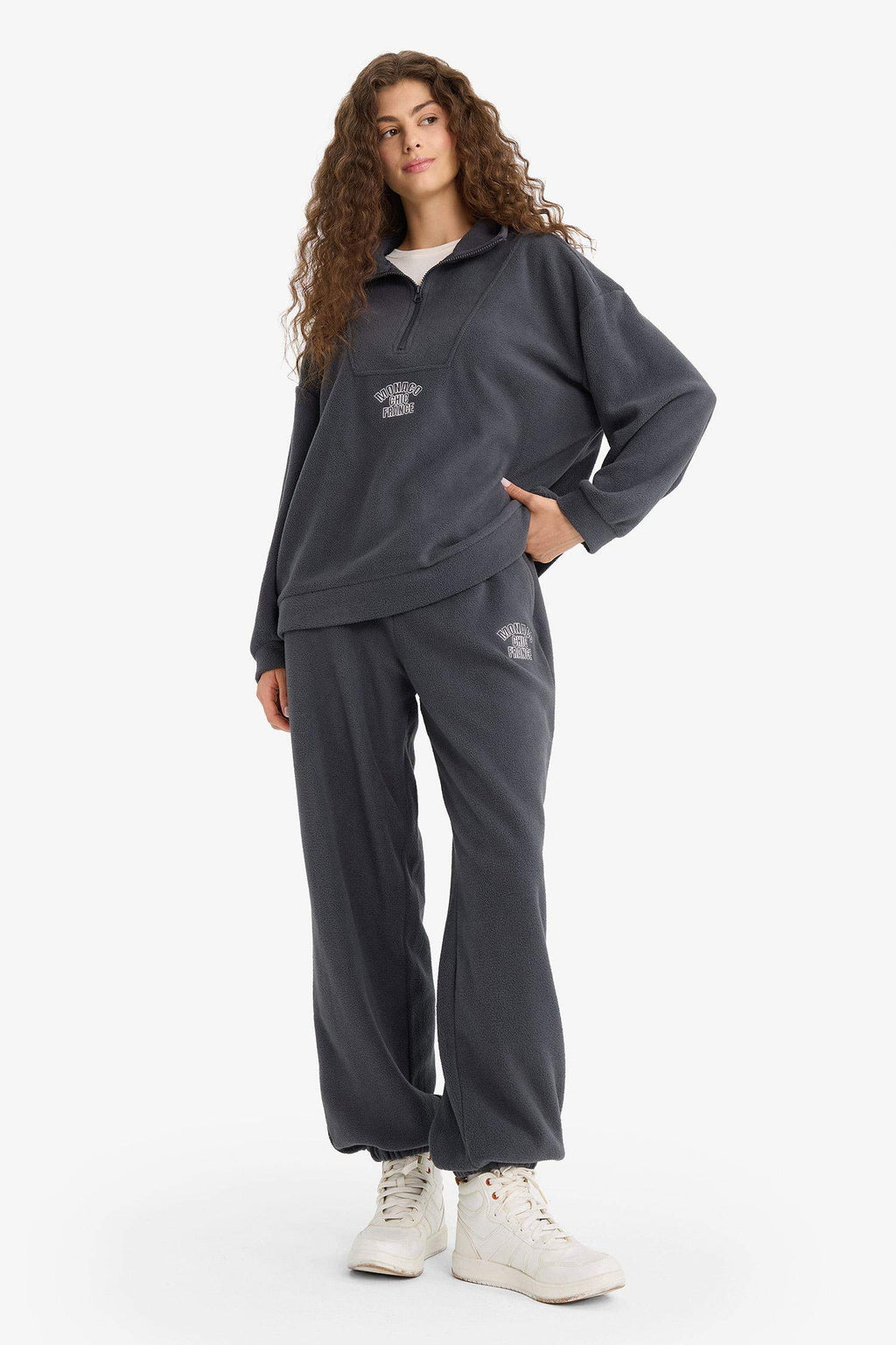 Standard Fit Drawstring Waist Pocket Polar Fleece Sweatpants